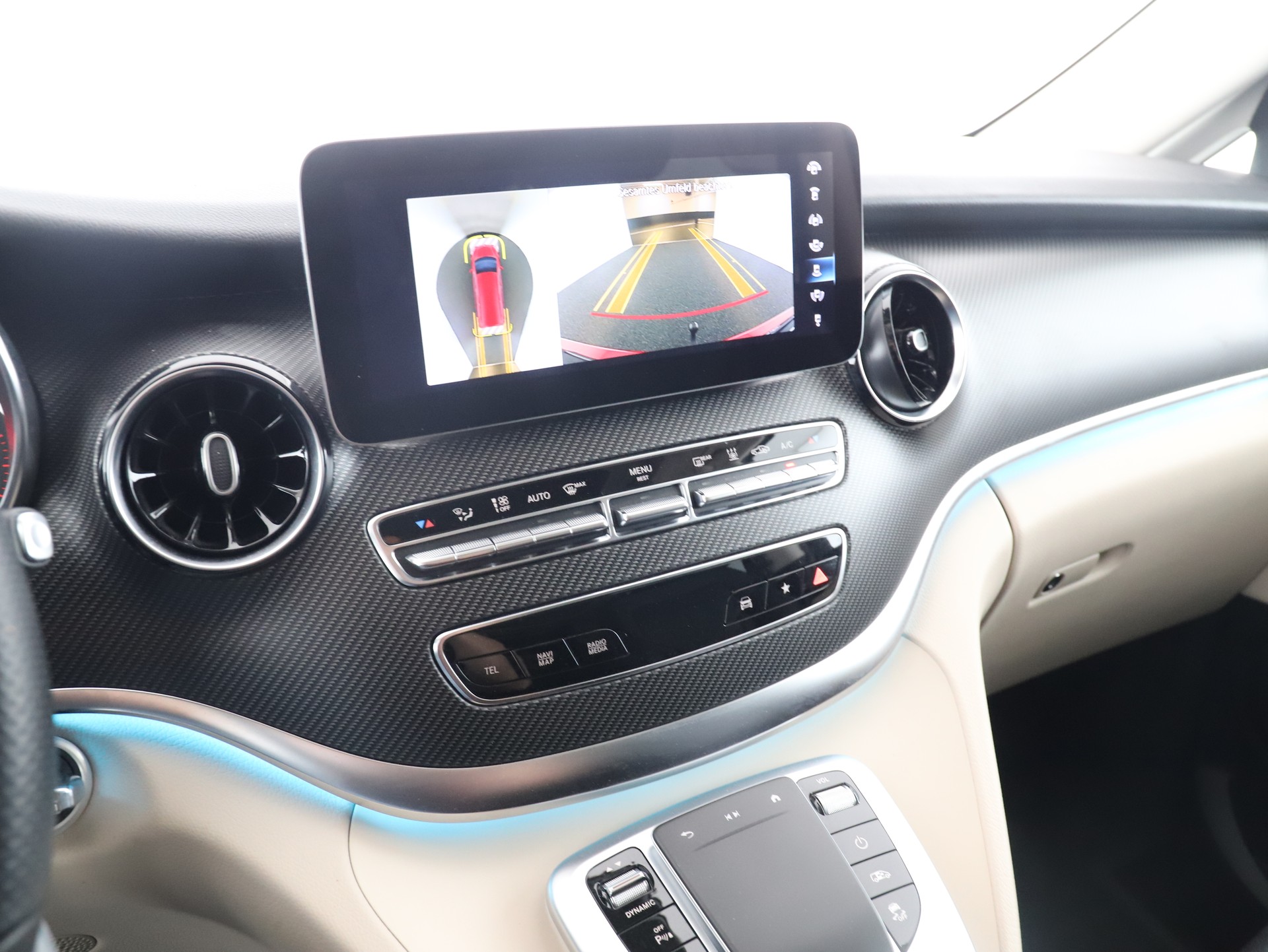 MERCEDES-BENZ Marco Polo 300 d 4M A-image-14