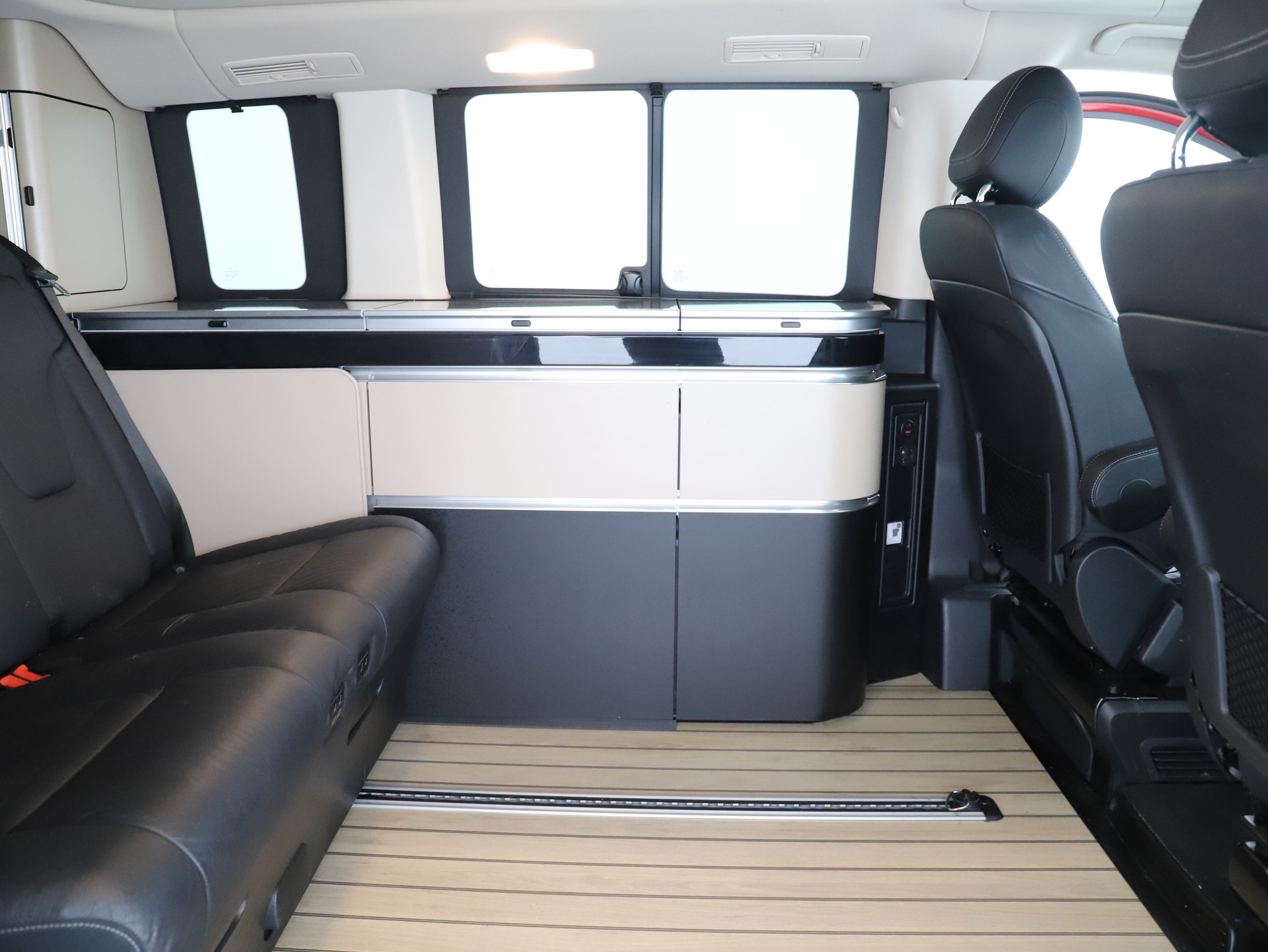 MERCEDES-BENZ Marco Polo 300 d 4M A-image-12