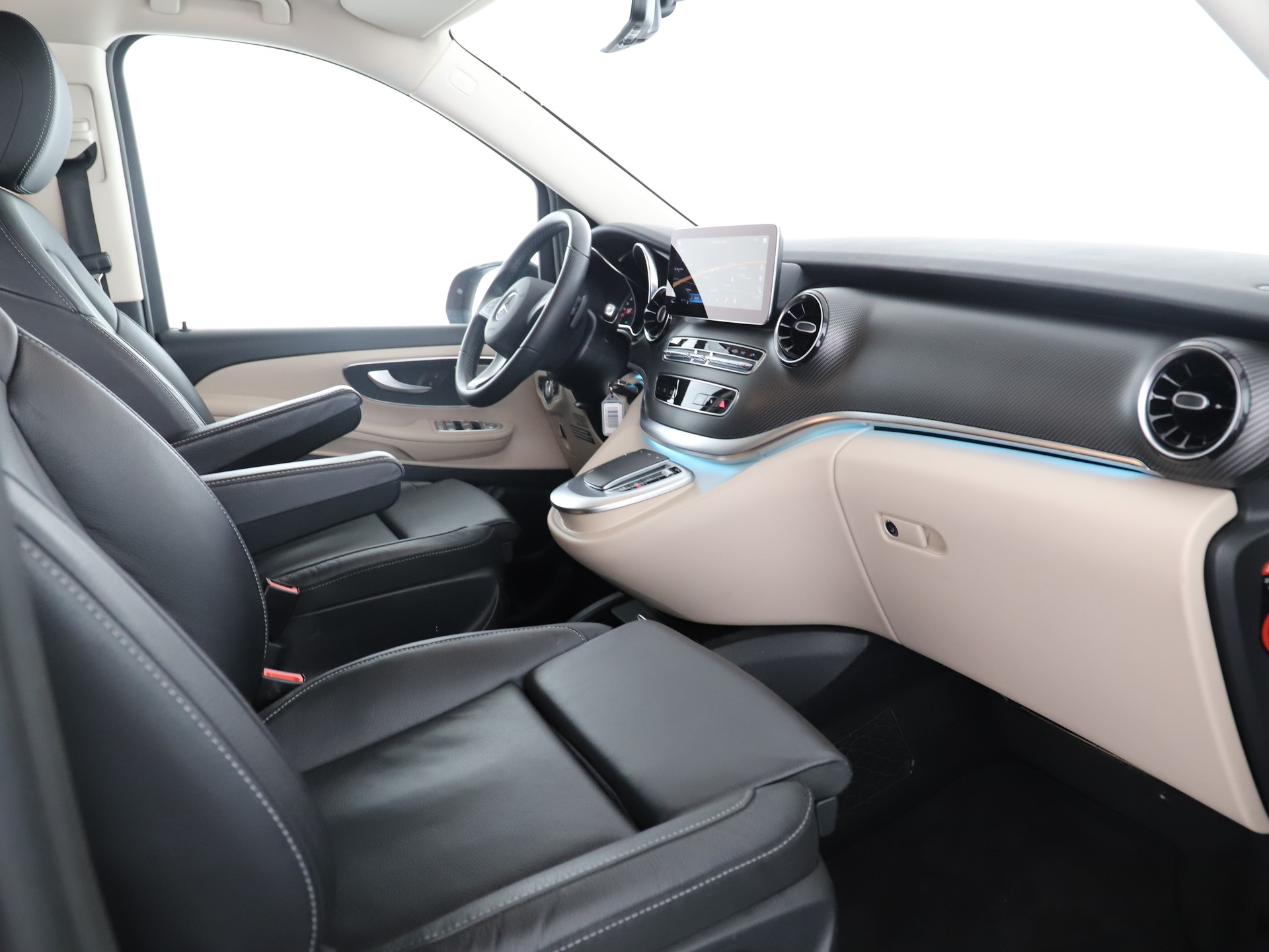 MERCEDES-BENZ Marco Polo 300 d 4M A-image-9