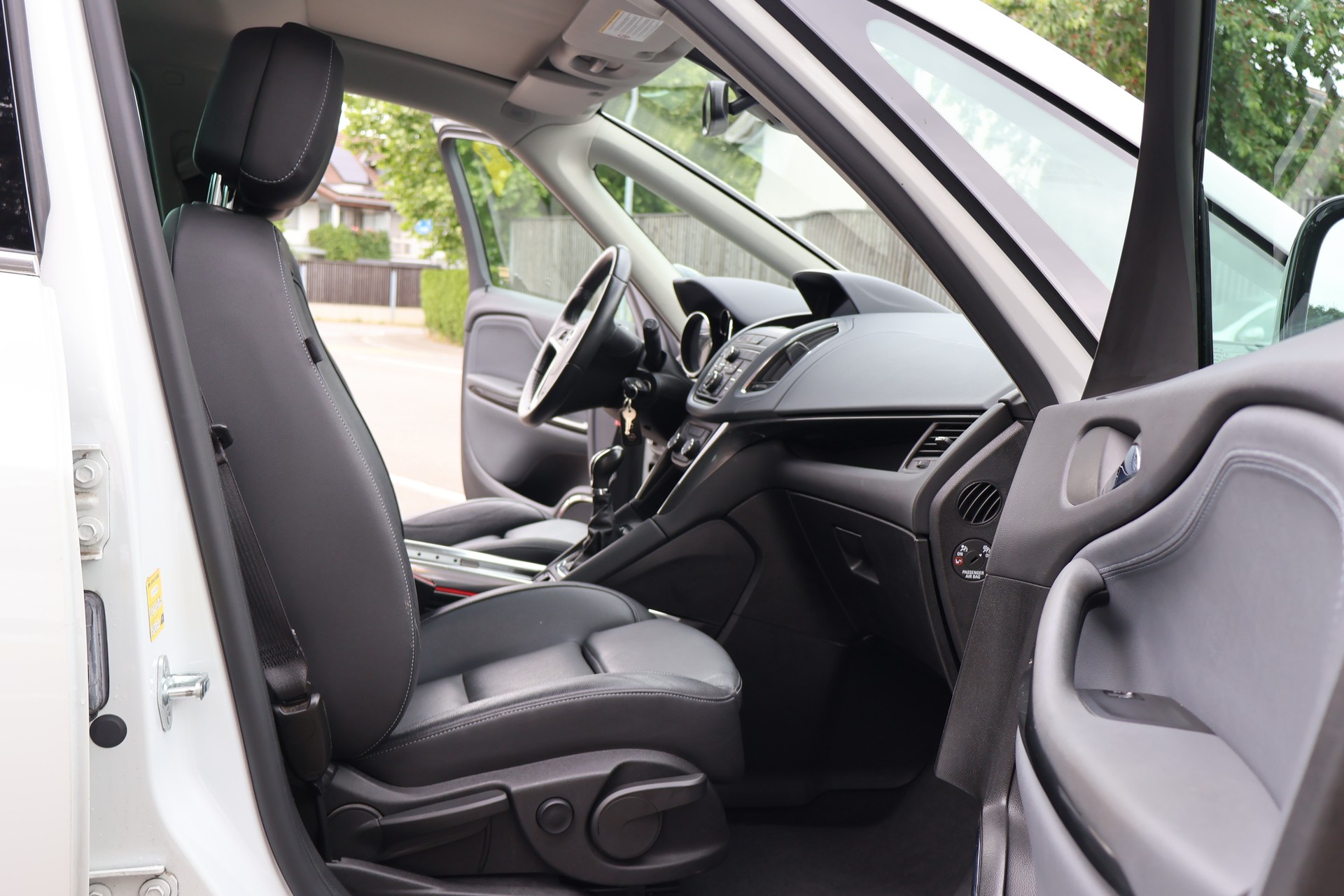 OPEL Zafira Tourer 2.0 CDTi BiTurbo Sport-image-12
