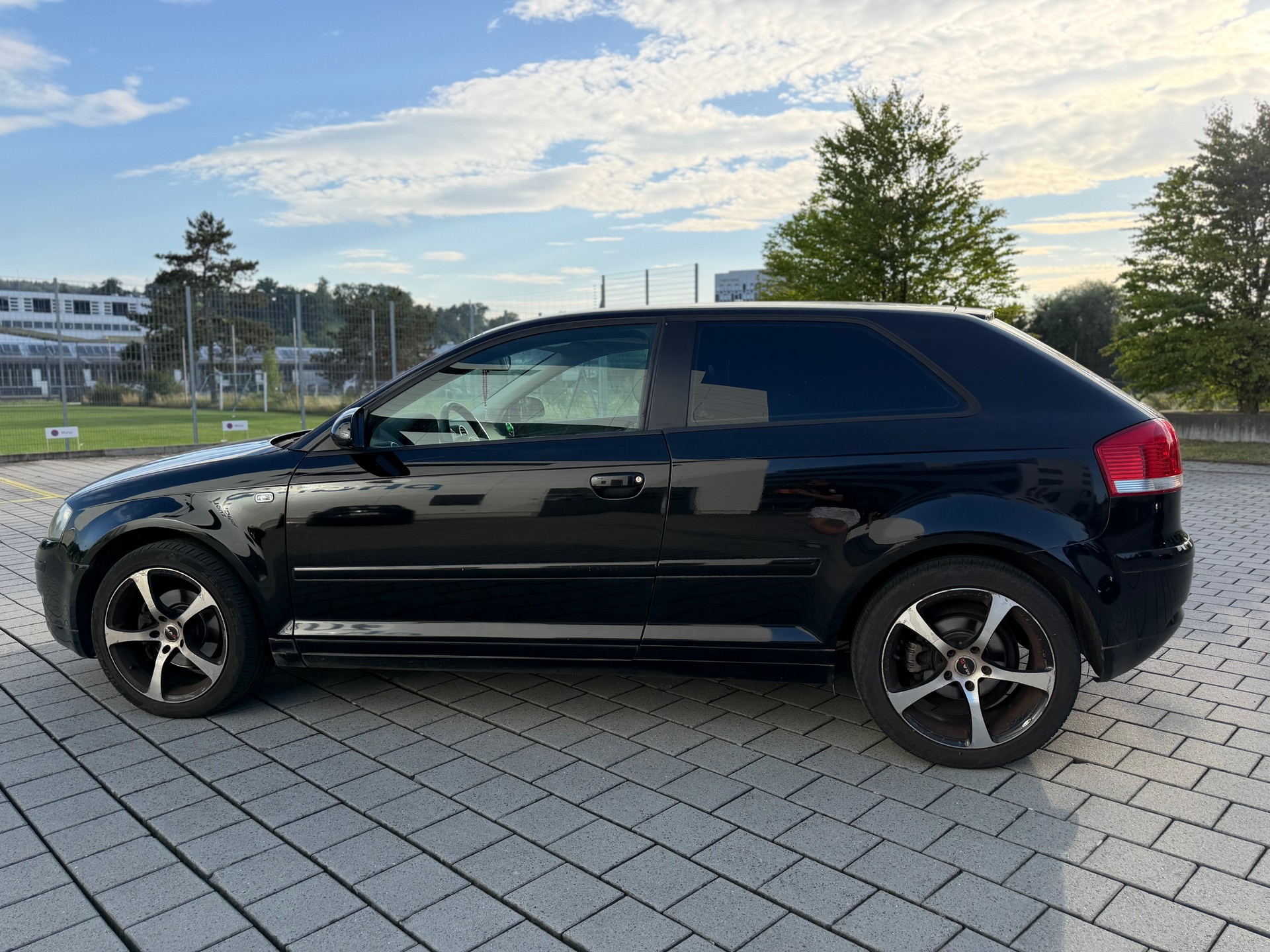 AUDI A3 1.6 Attraction-image-4