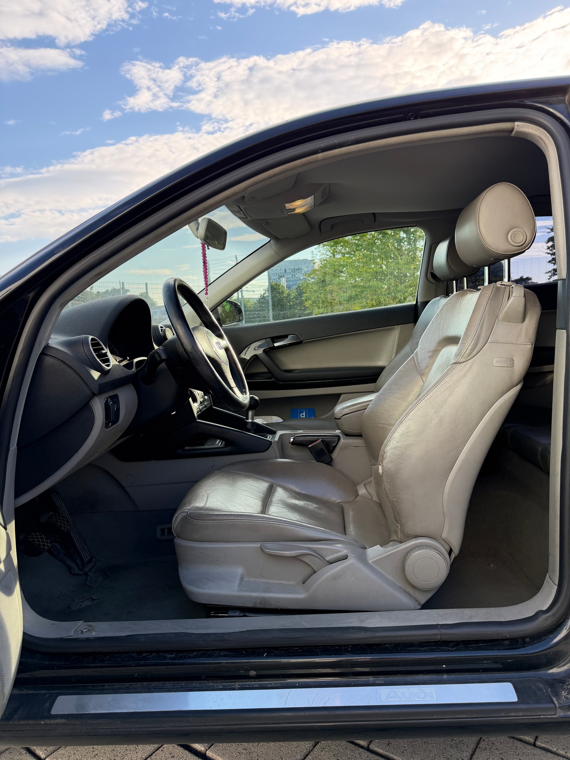 AUDI A3 1.6 Attraction-image-10