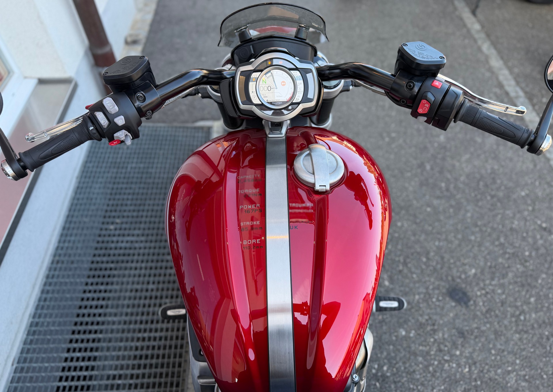 TRIUMPH Rocket 3 GT 221 Special Edition-image-8