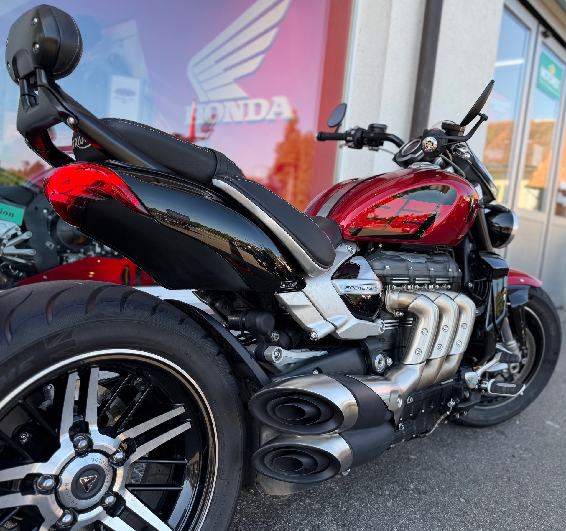 TRIUMPH Rocket 3 GT 221 Special Edition-image-7
