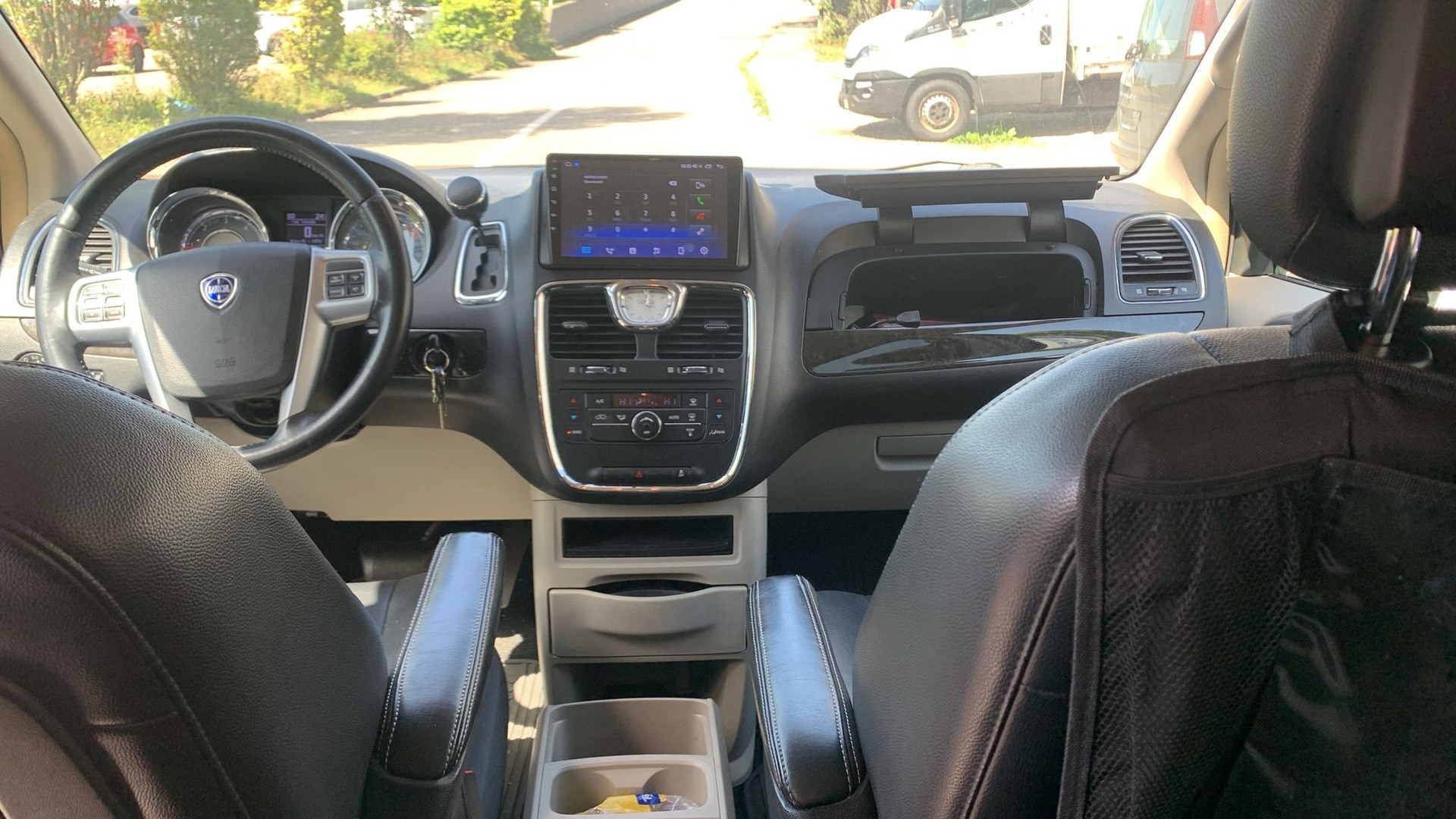 LANCIA Voyager 2.8D Gold Automatic-image-7
