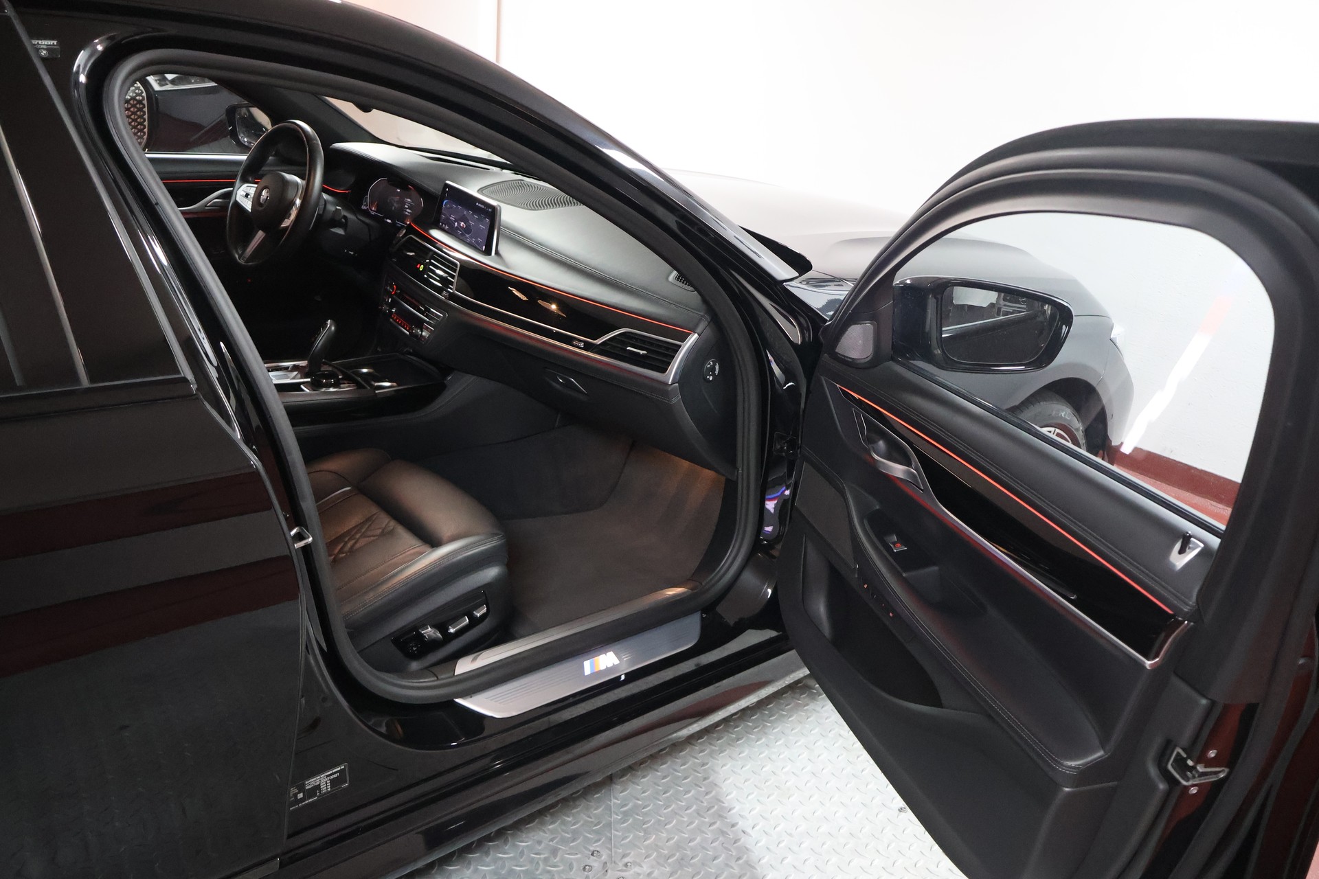BMW 750Ld xDrive M Sport Steptronic-image-15