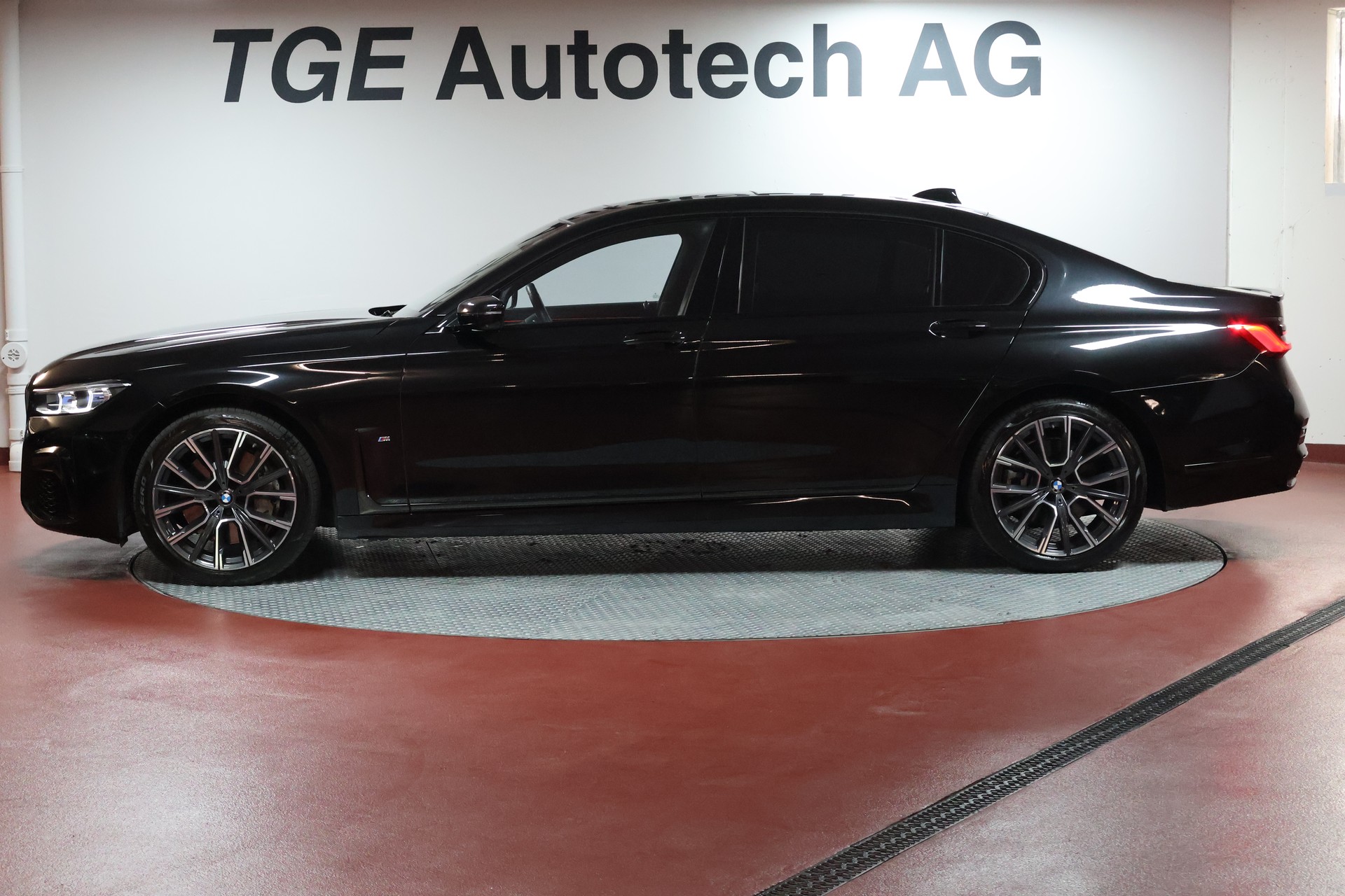 BMW 750Ld xDrive M Sport Steptronic-image-3