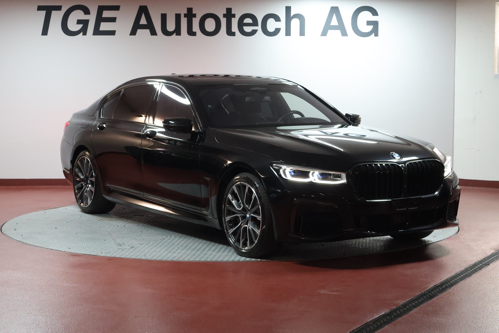 BMW 750Ld xDrive M Sport Steptronic-image-2