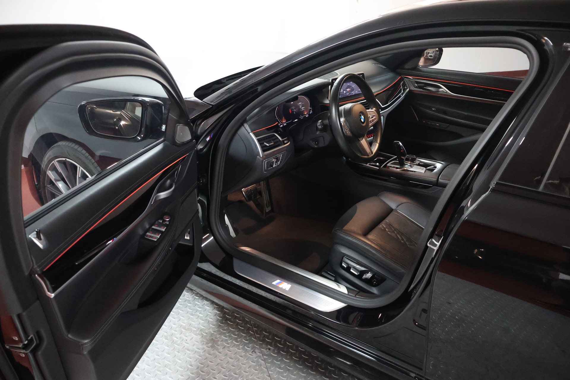 BMW 750Ld xDrive M Sport Steptronic-image-5