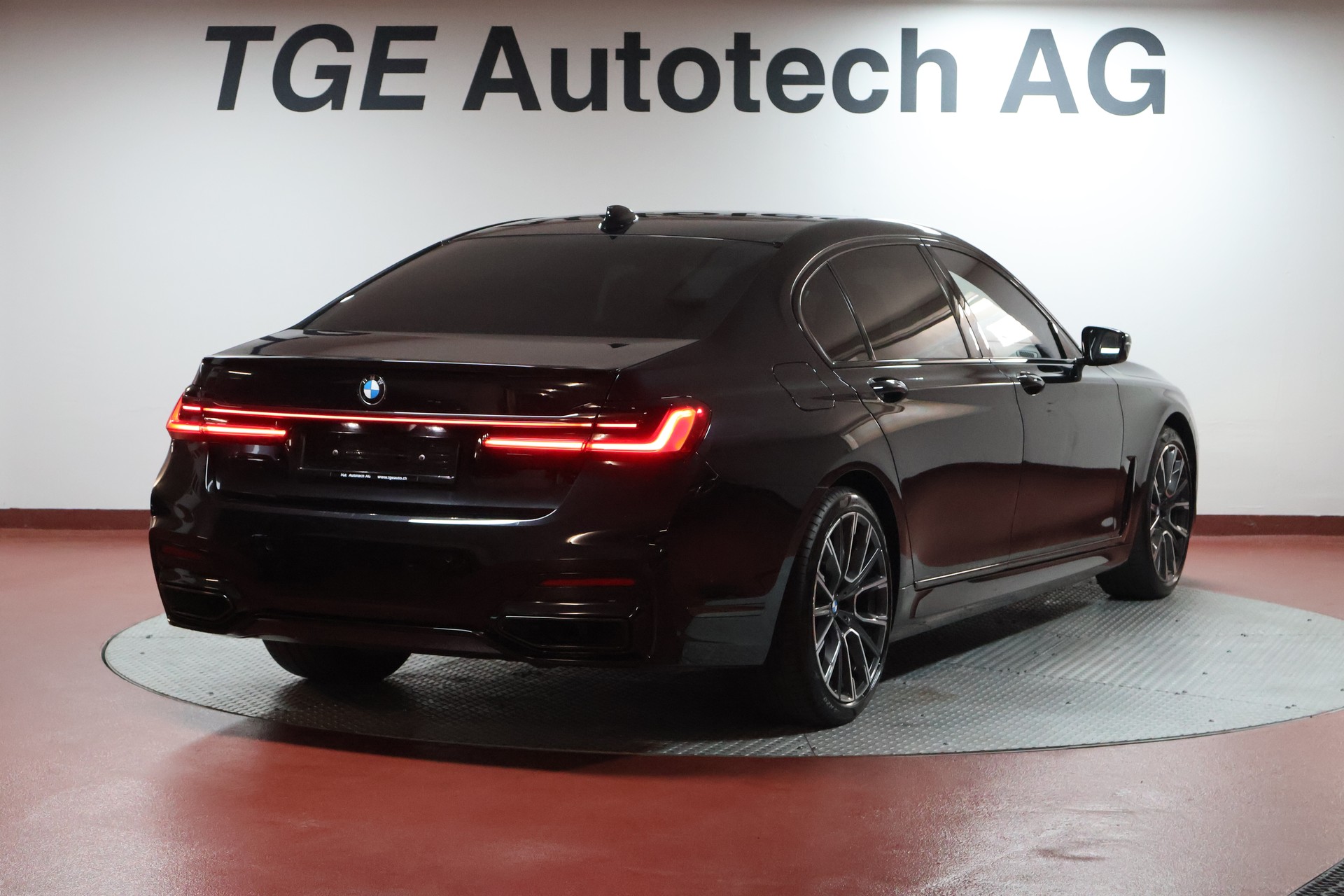 BMW 750Ld xDrive M Sport Steptronic-image-21