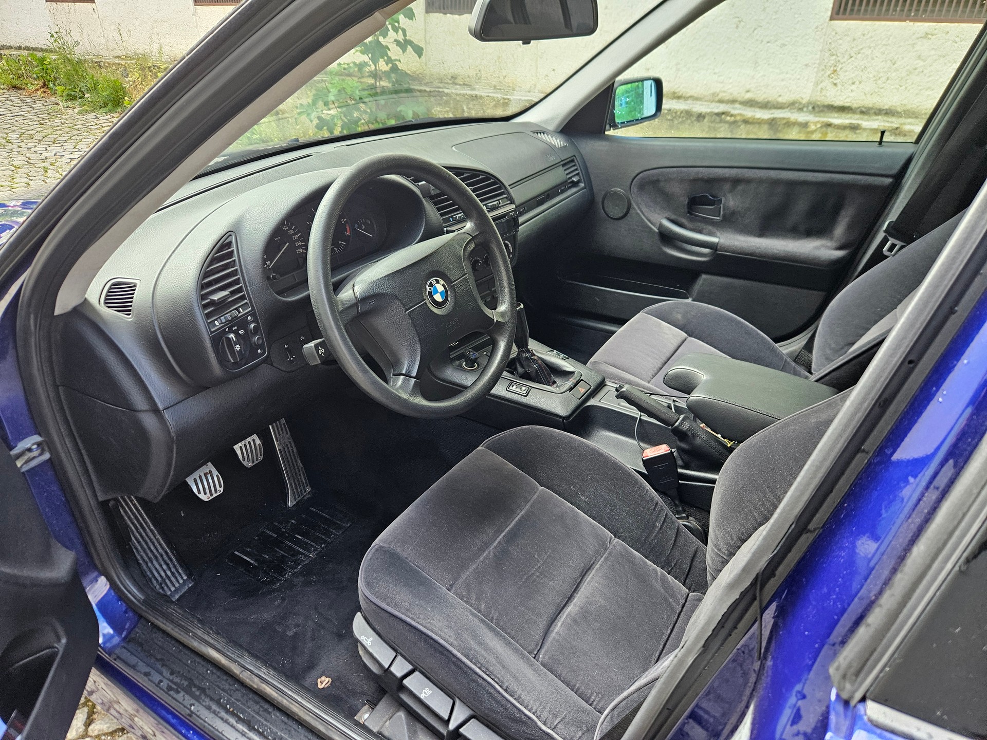 BMW 328i ABS dAiB-image-3