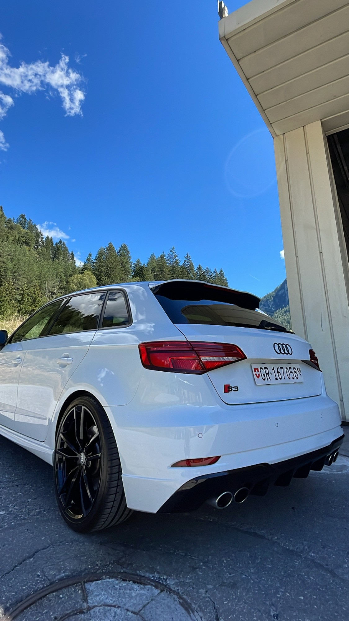 AUDI 2.0 T FSI quattro S-Tronic-image-1