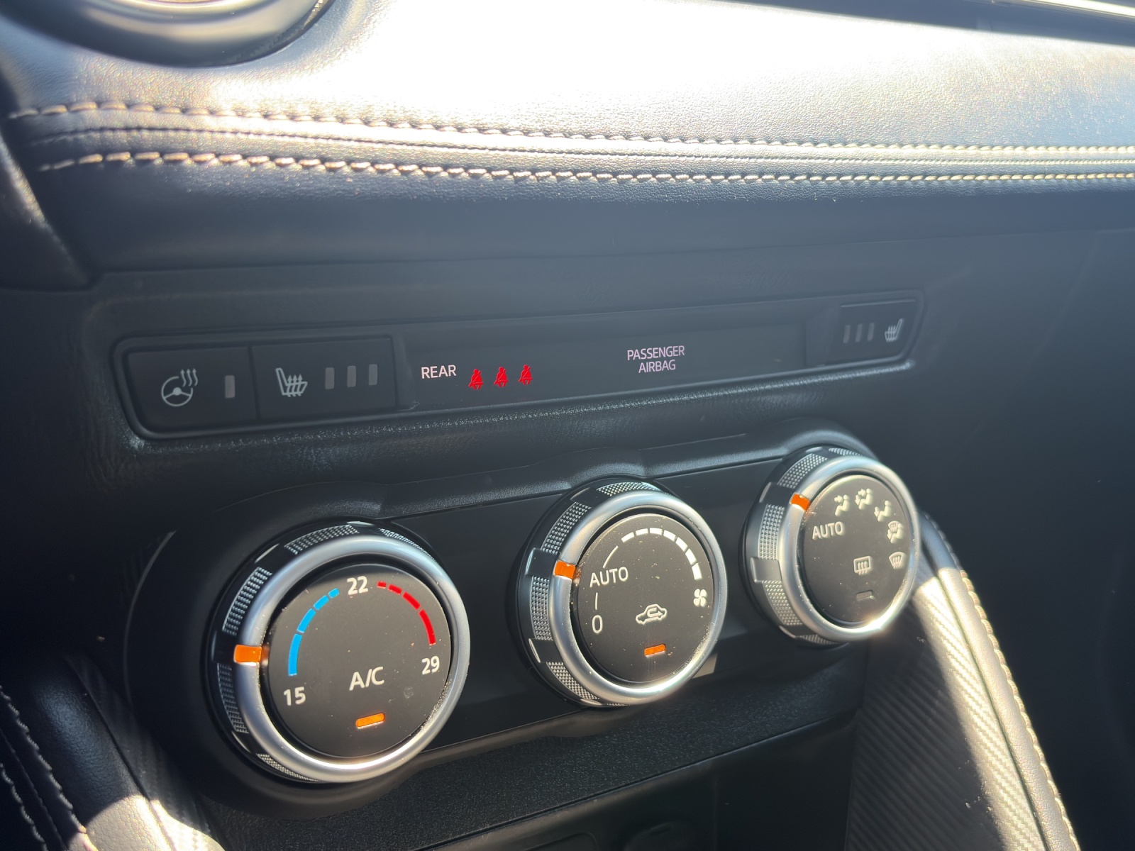 MAZDA 2 G 90 Revolution-image-16