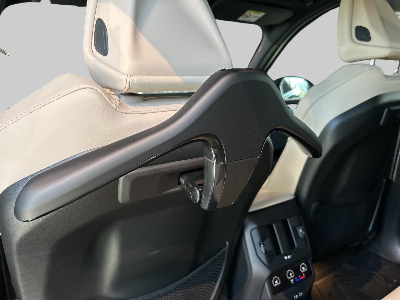 BMW X3 M50i-image-15