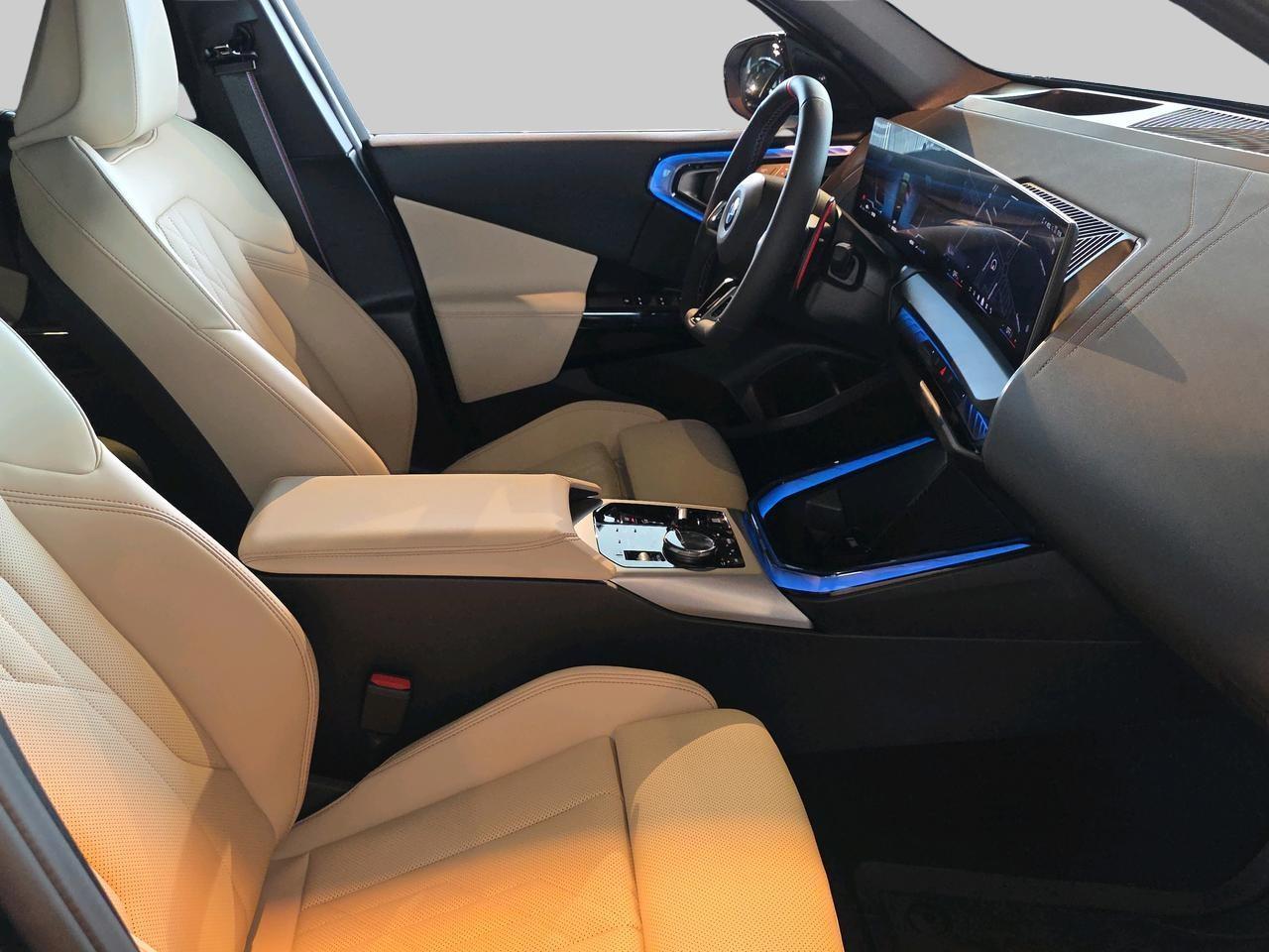 BMW X3 M50i-image-12