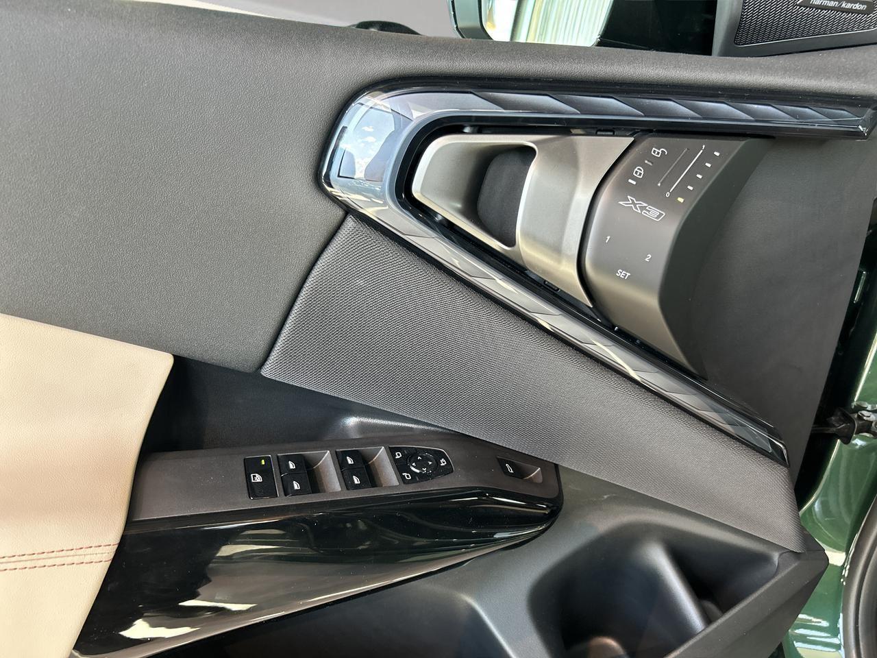 BMW X3 M50i-image-25