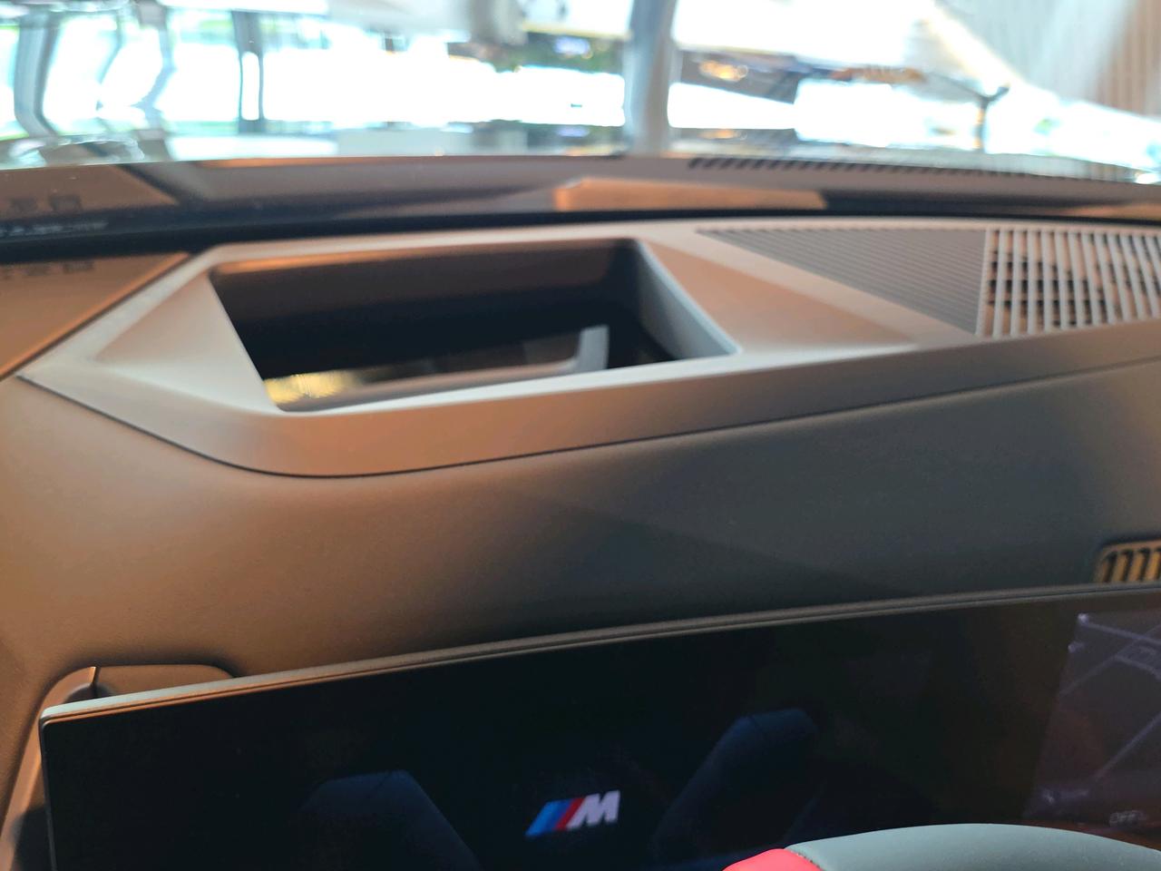 BMW X3 M50i-image-15