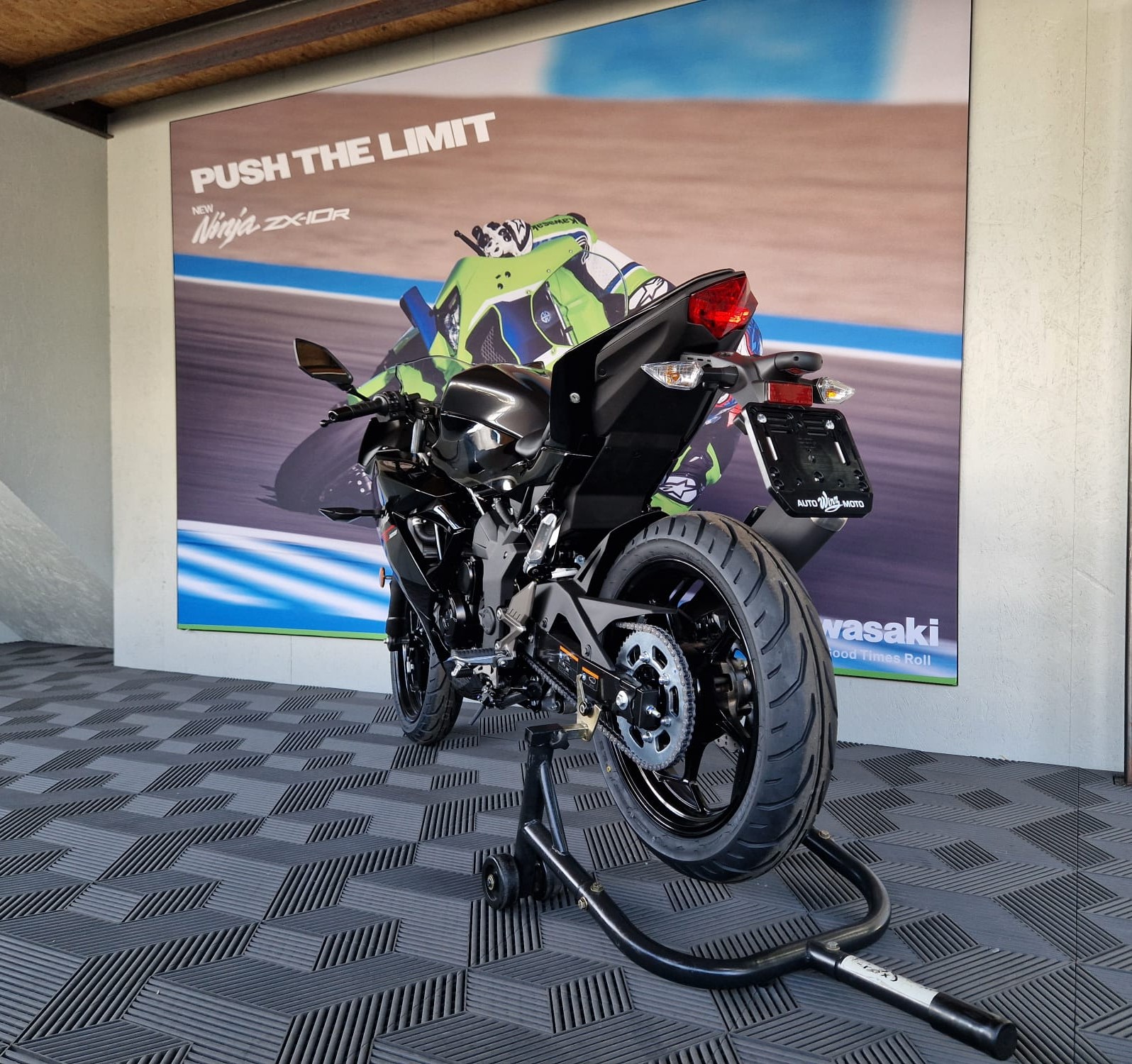 KAWASAKI Ninja 125 Black-image-3