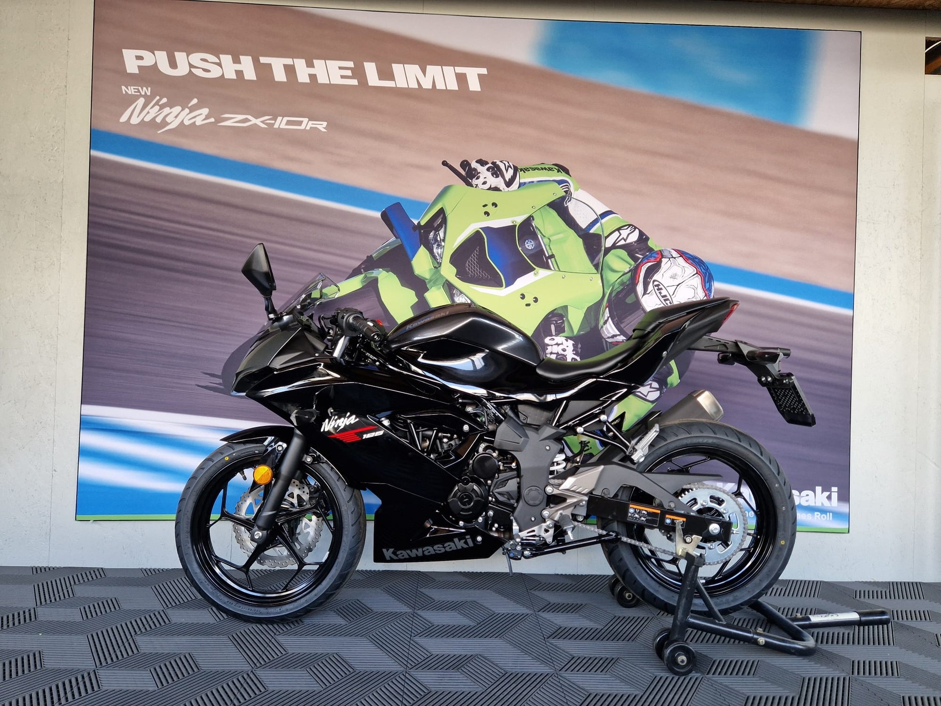KAWASAKI Ninja 125 Black-image-2