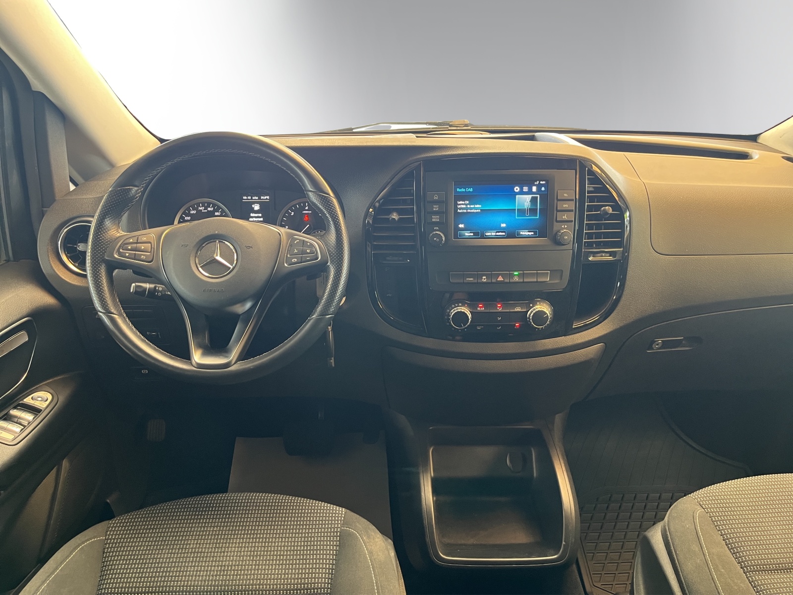 MERCEDES-BENZ Vito 116 CDI Lang Select Family Tourer 4Matic 9G-Tronic-image-11