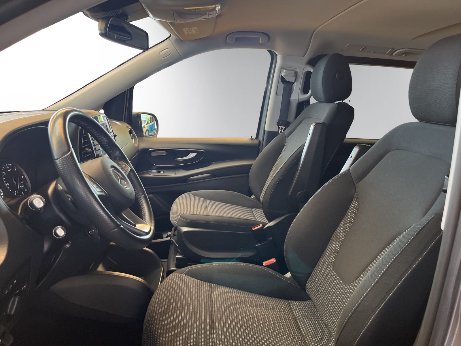 MERCEDES-BENZ Vito 116 CDI Lang Select Family Tourer 4Matic 9G-Tronic-image-8