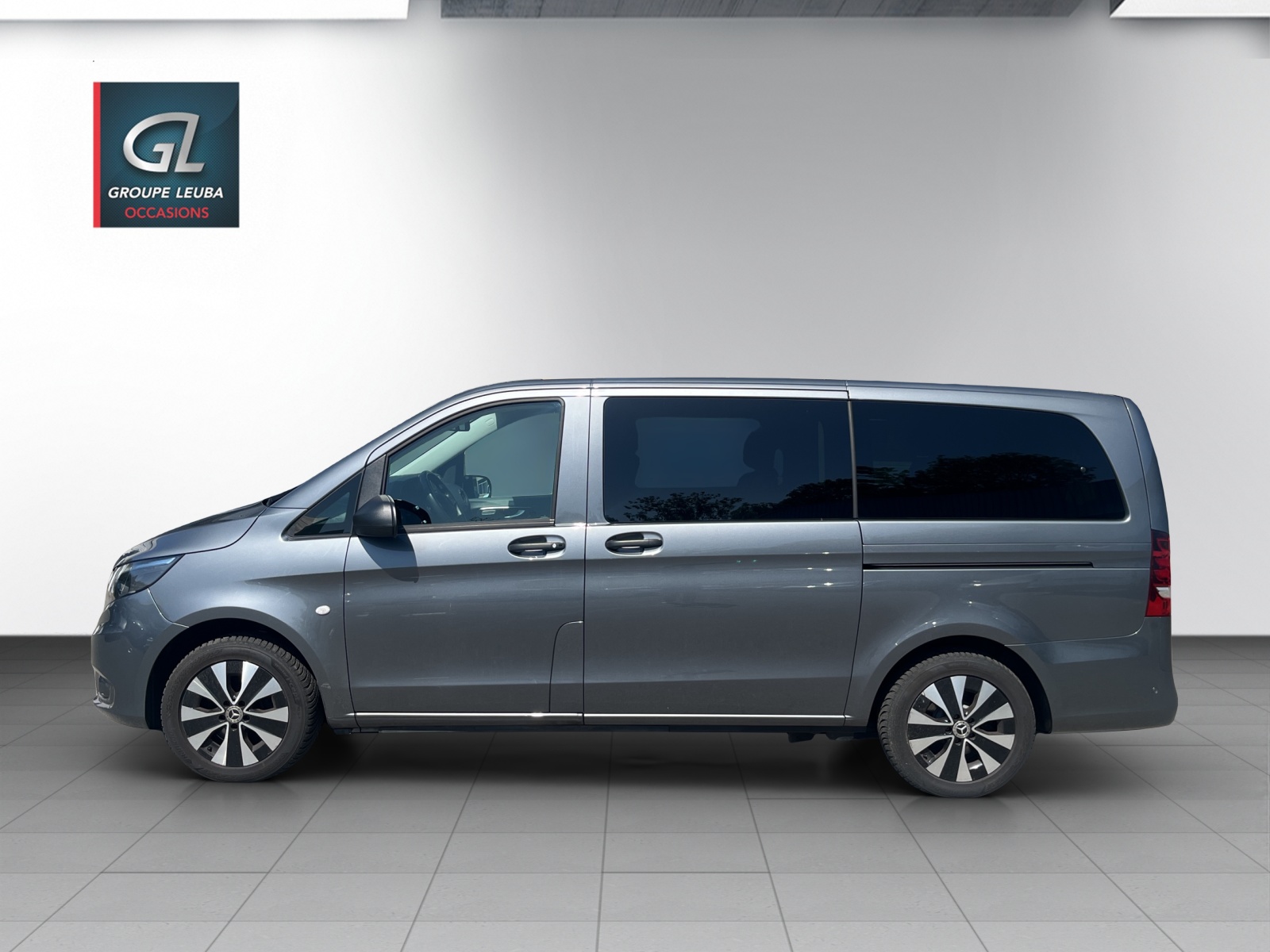 MERCEDES-BENZ Vito 116 CDI Lang Select Family Tourer 4Matic 9G-Tronic-image-2