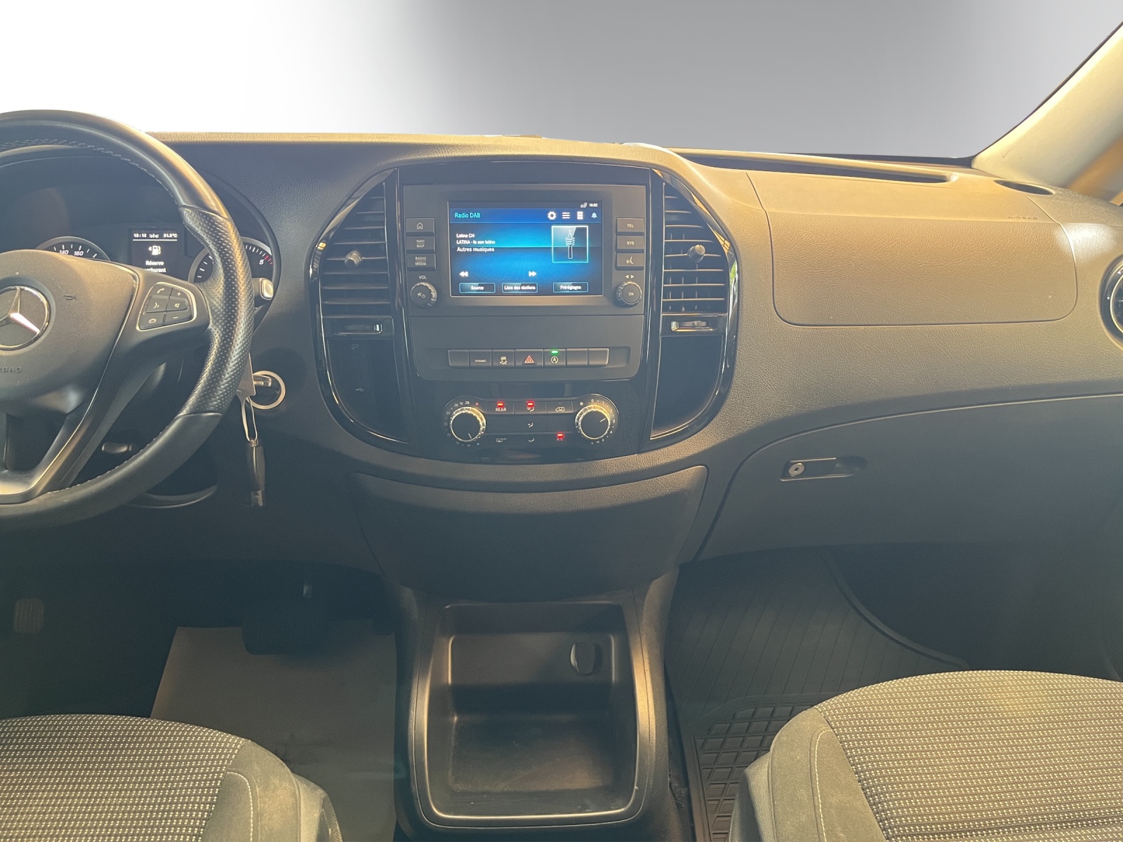 MERCEDES-BENZ Vito 116 CDI Lang Select Family Tourer 4Matic 9G-Tronic-image-12