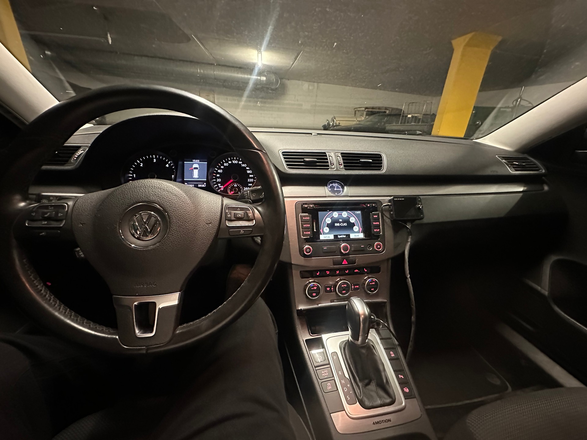 VW PASSAT-image-3