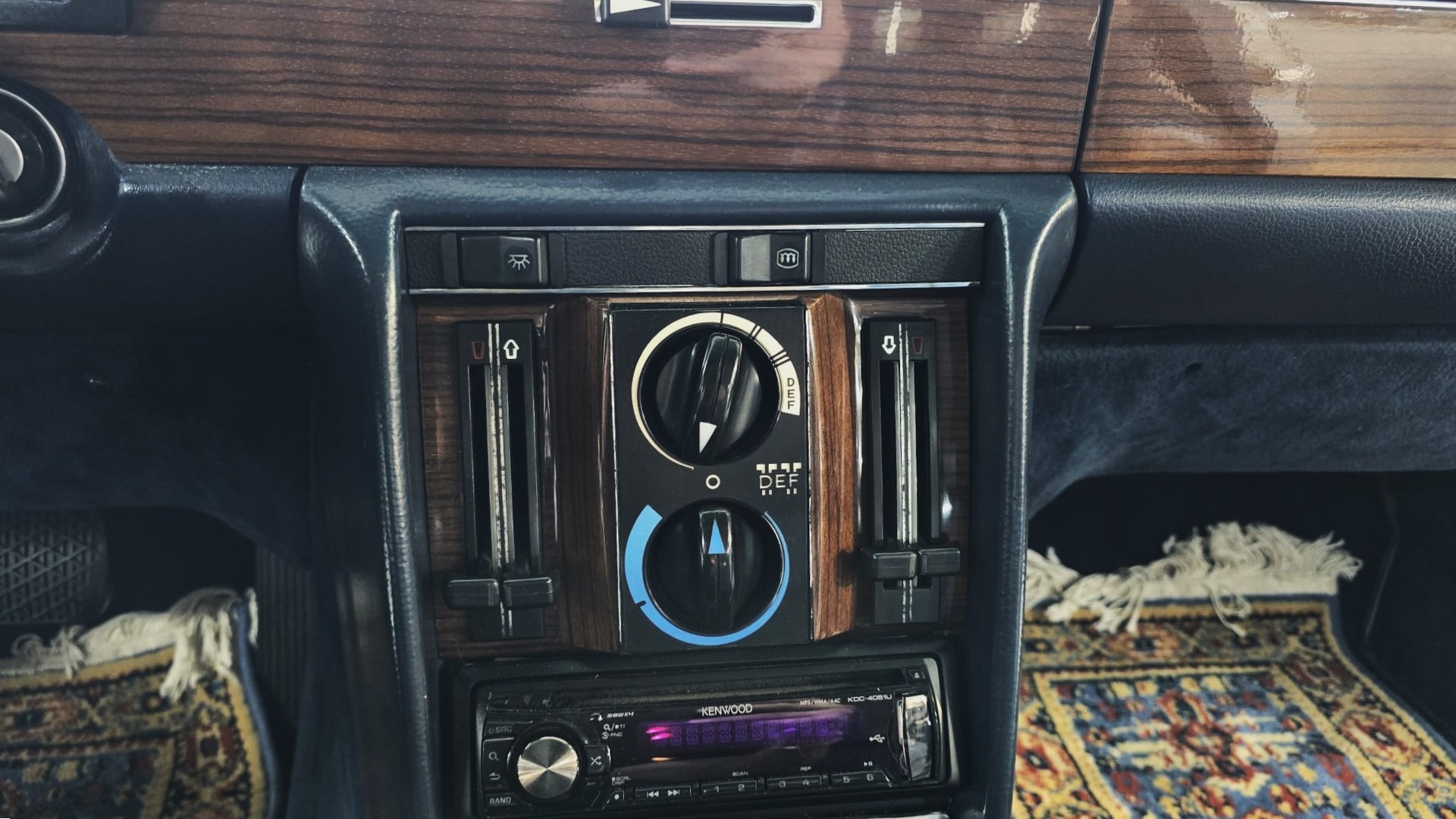 MERCEDES-BENZ 350 SE V8 Veteran-image-20