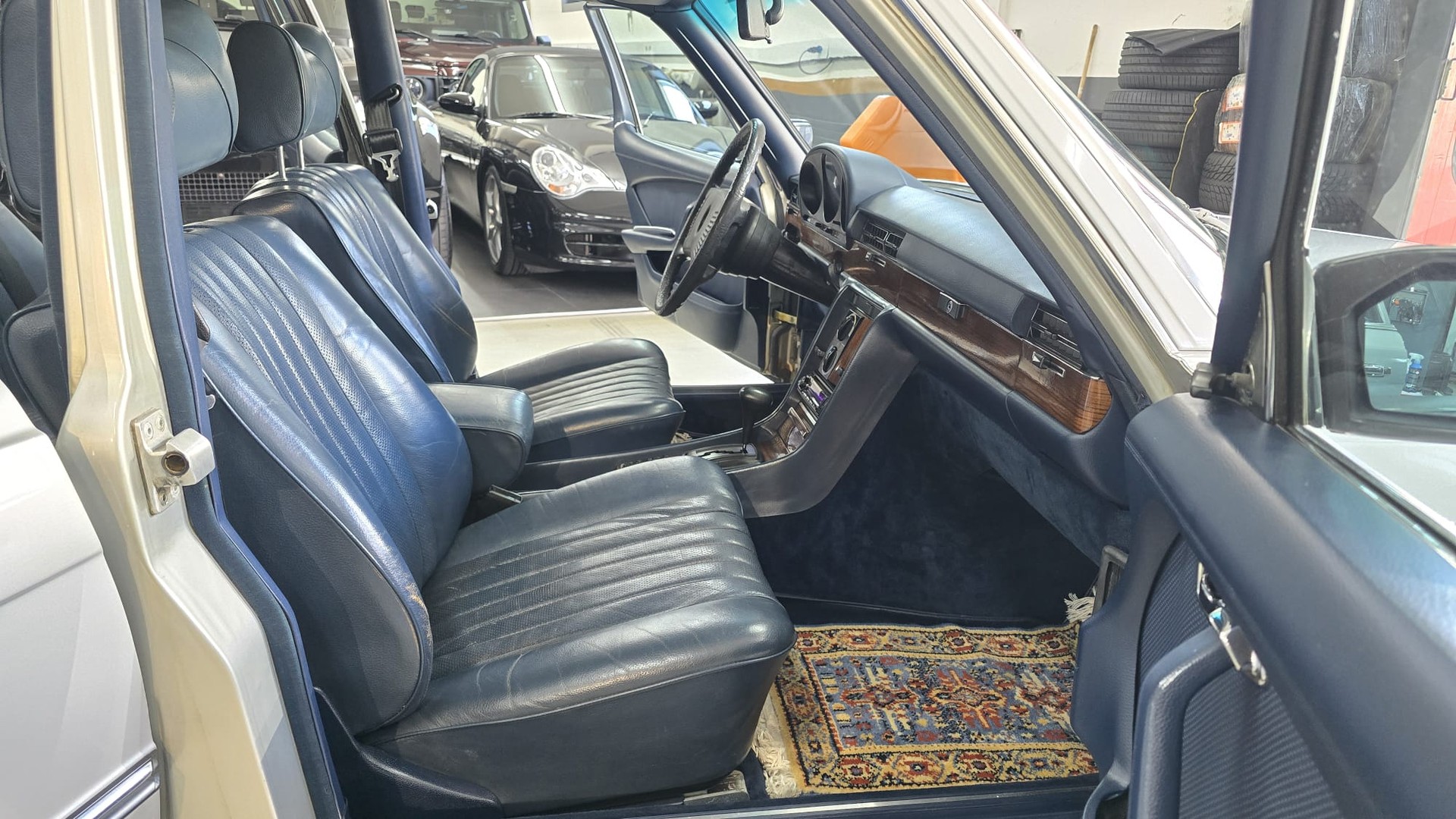 MERCEDES-BENZ 350 SE V8 Veteran-image-16