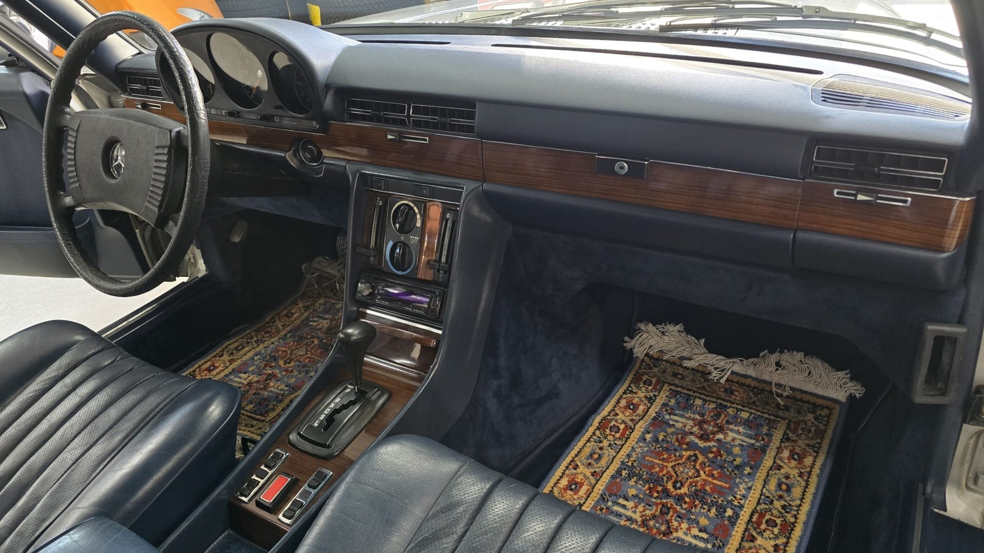 MERCEDES-BENZ 350 SE V8 Veteran-image-15