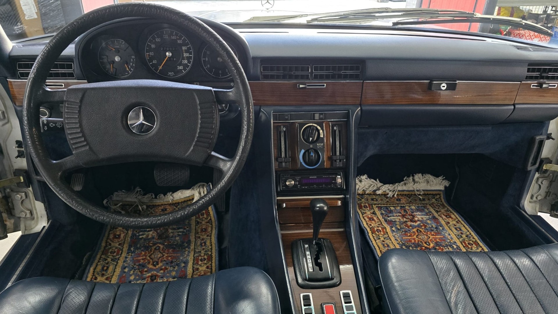 MERCEDES-BENZ 350 SE V8 Veteran-image-17