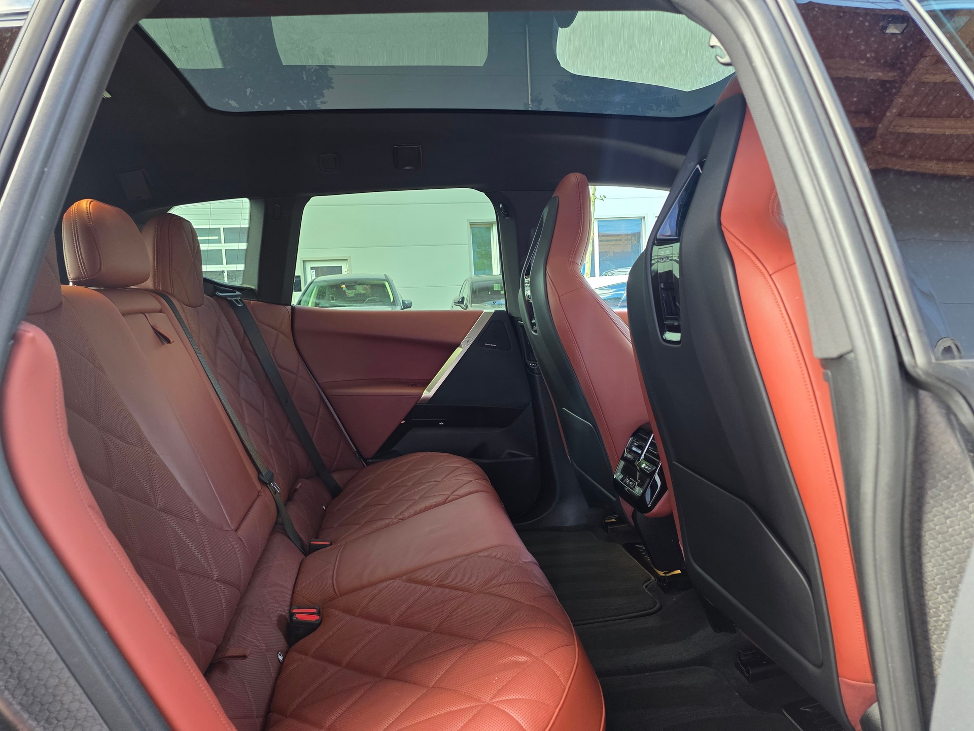 BMW iX xDrive40 ** VOLLAUSSTATTUNG - SoH Batterie 98.8% - MASSAGE SITZE - ASSISTENZ PLUS PAK. -KOMFORT PAK.- GARANTIE BIS 09.2030 **-image-10