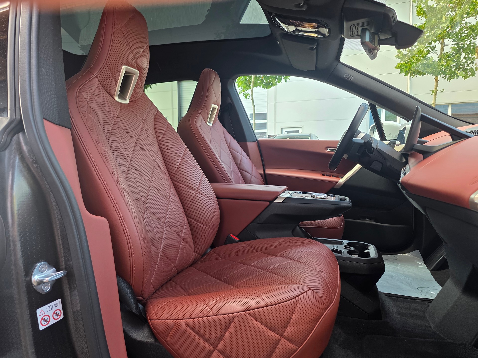 BMW iX xDrive40 ** VOLLAUSSTATTUNG - SoH Batterie 98.8% - MASSAGE SITZE - ASSISTENZ PLUS PAK. -KOMFORT PAK.- GARANTIE BIS 09.2030 **-image-9