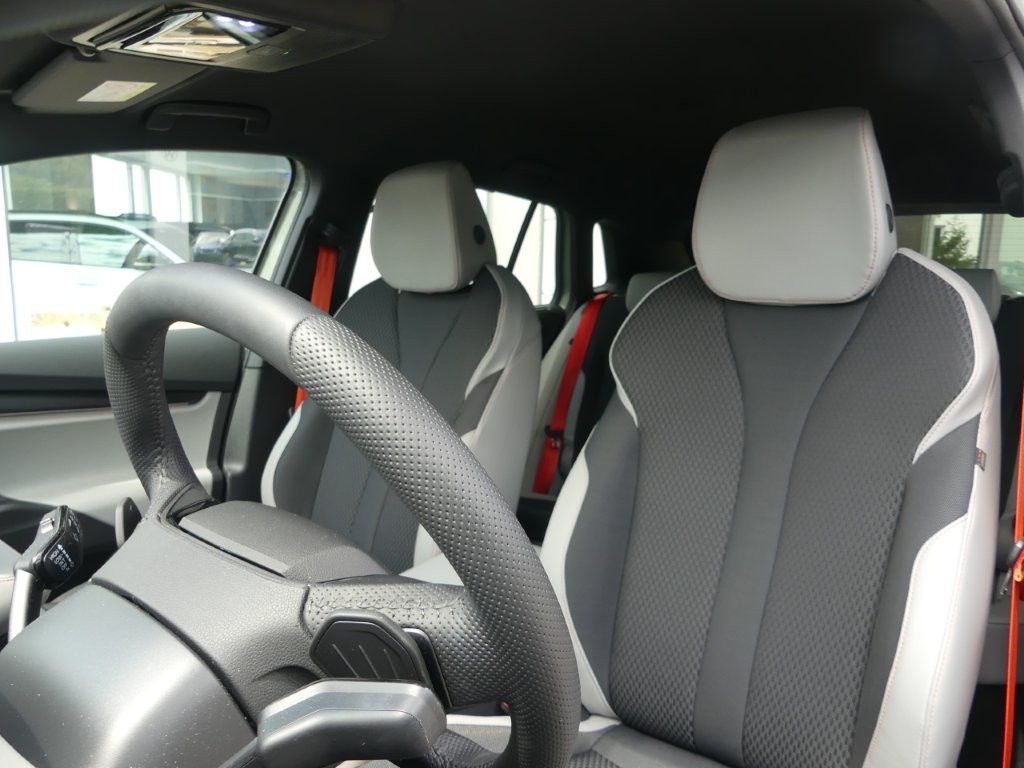 SKODA Elroq 85-image-9