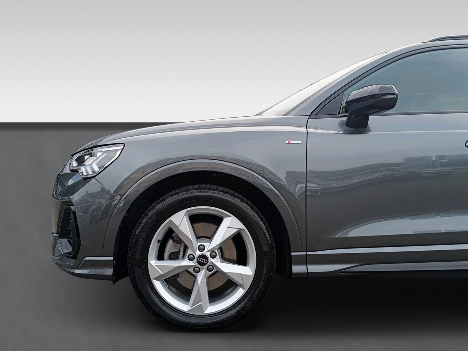 AUDI Q3 40 TDI S line quattro S-tronic-showroom-element-2