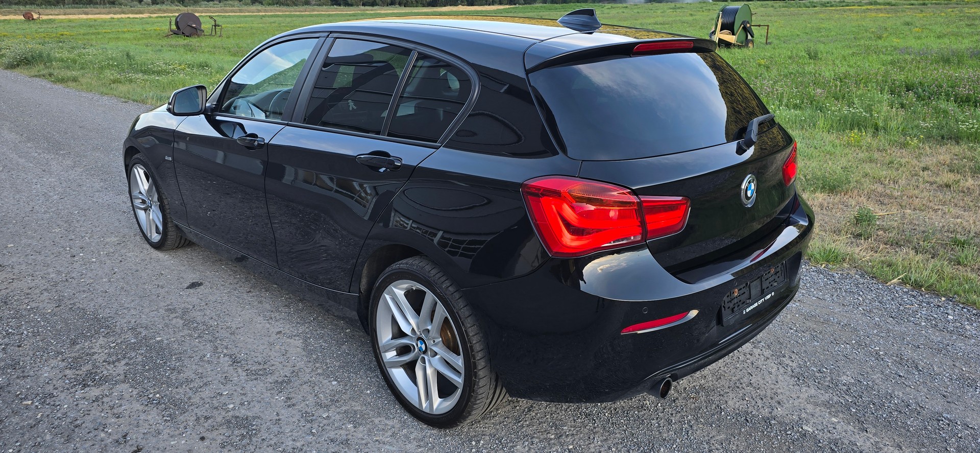 BMW 118d xDrive-image-5