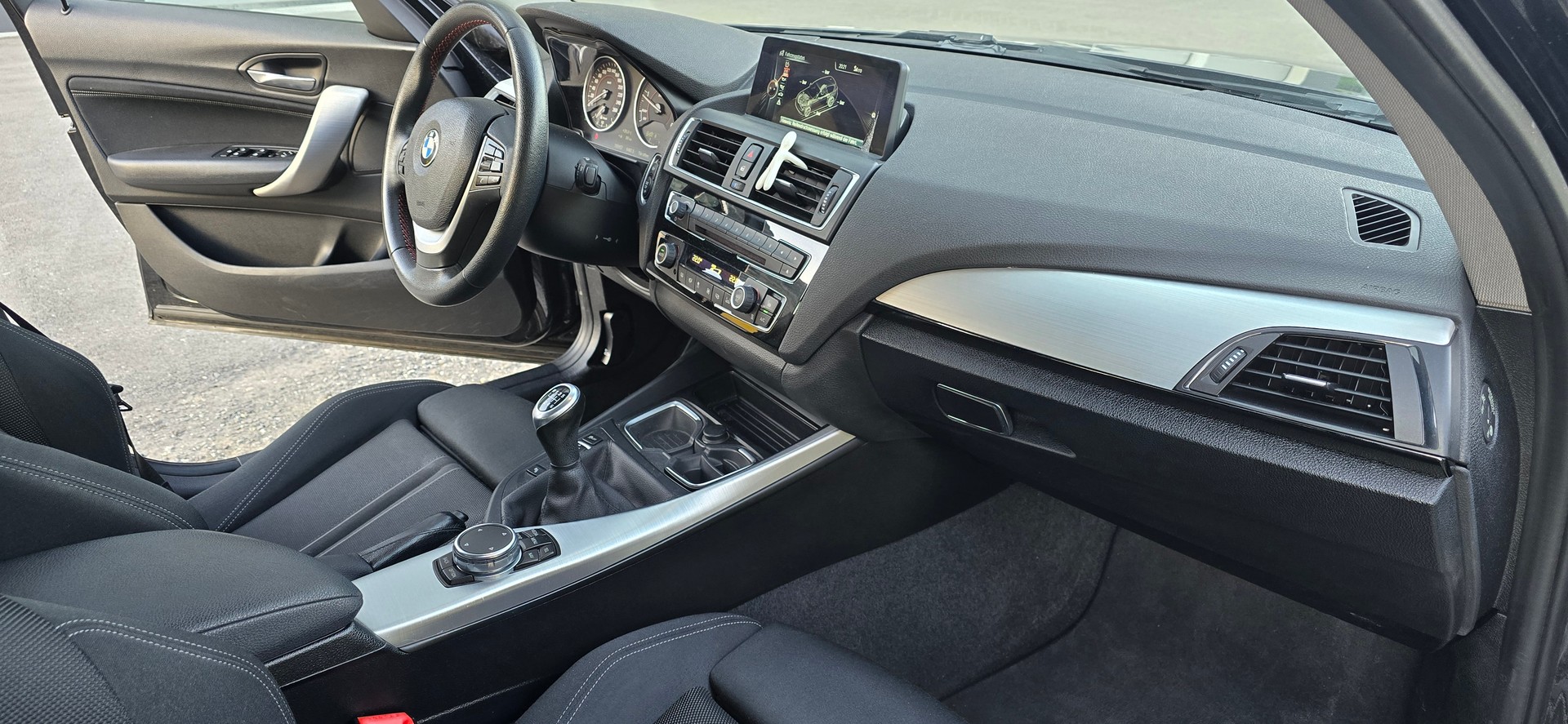 BMW 118d xDrive-image-22