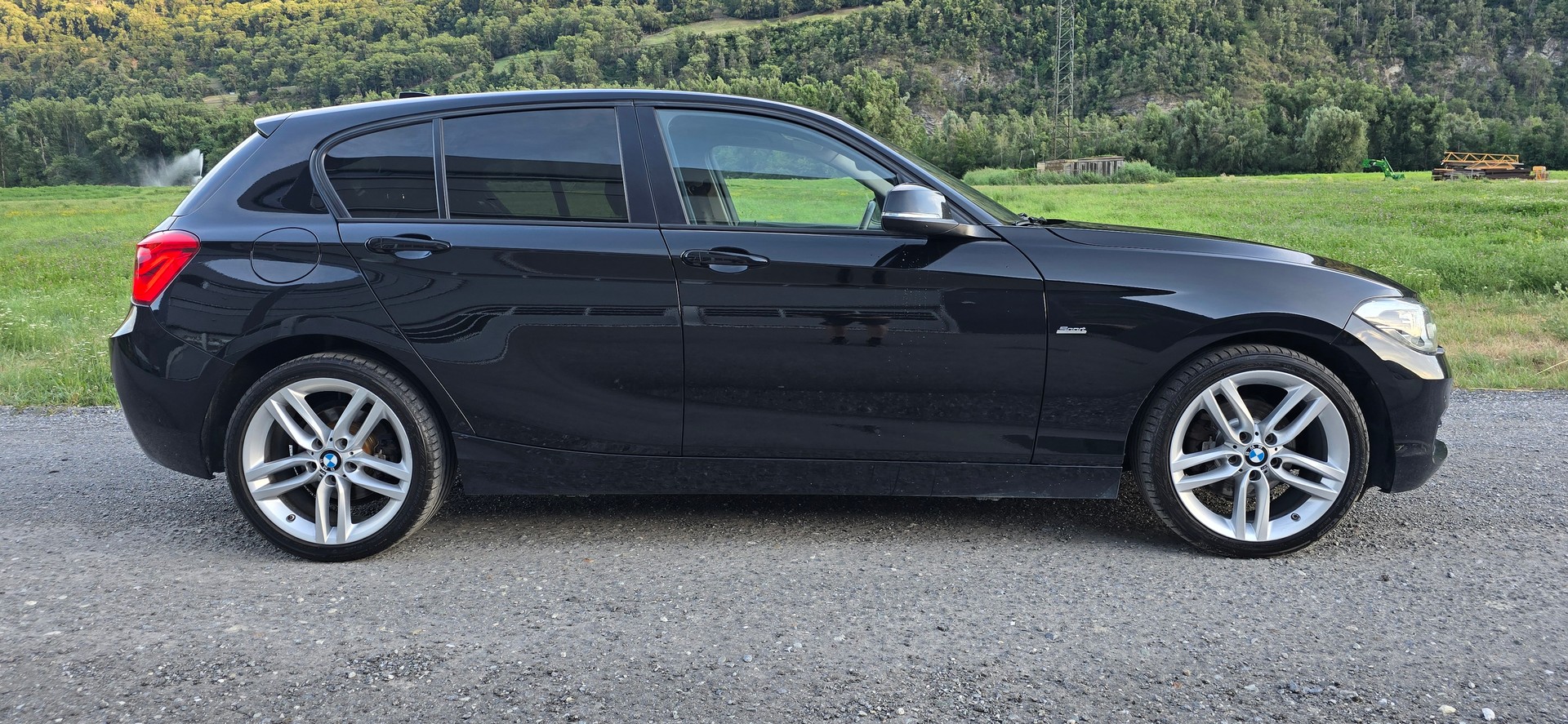BMW 118d xDrive-image-12