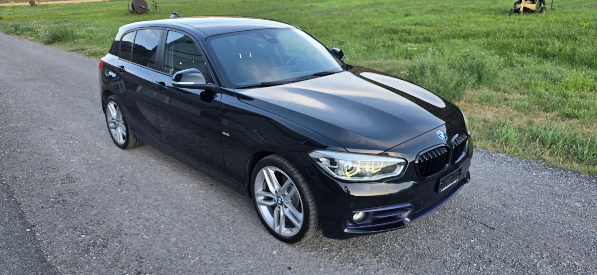 BMW 118d xDrive-image-10
