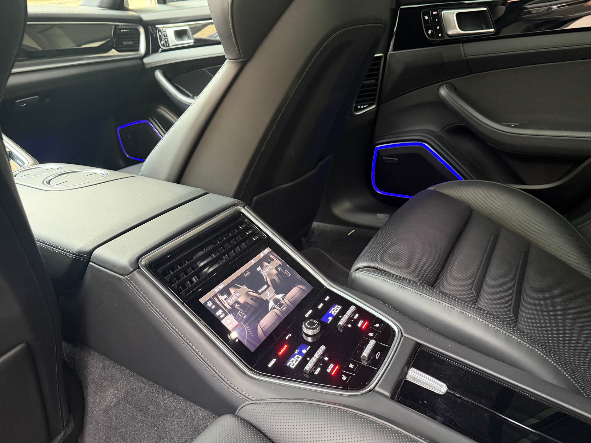 PORSCHE Panamera Turbo Sport Turismo PDK-image-18