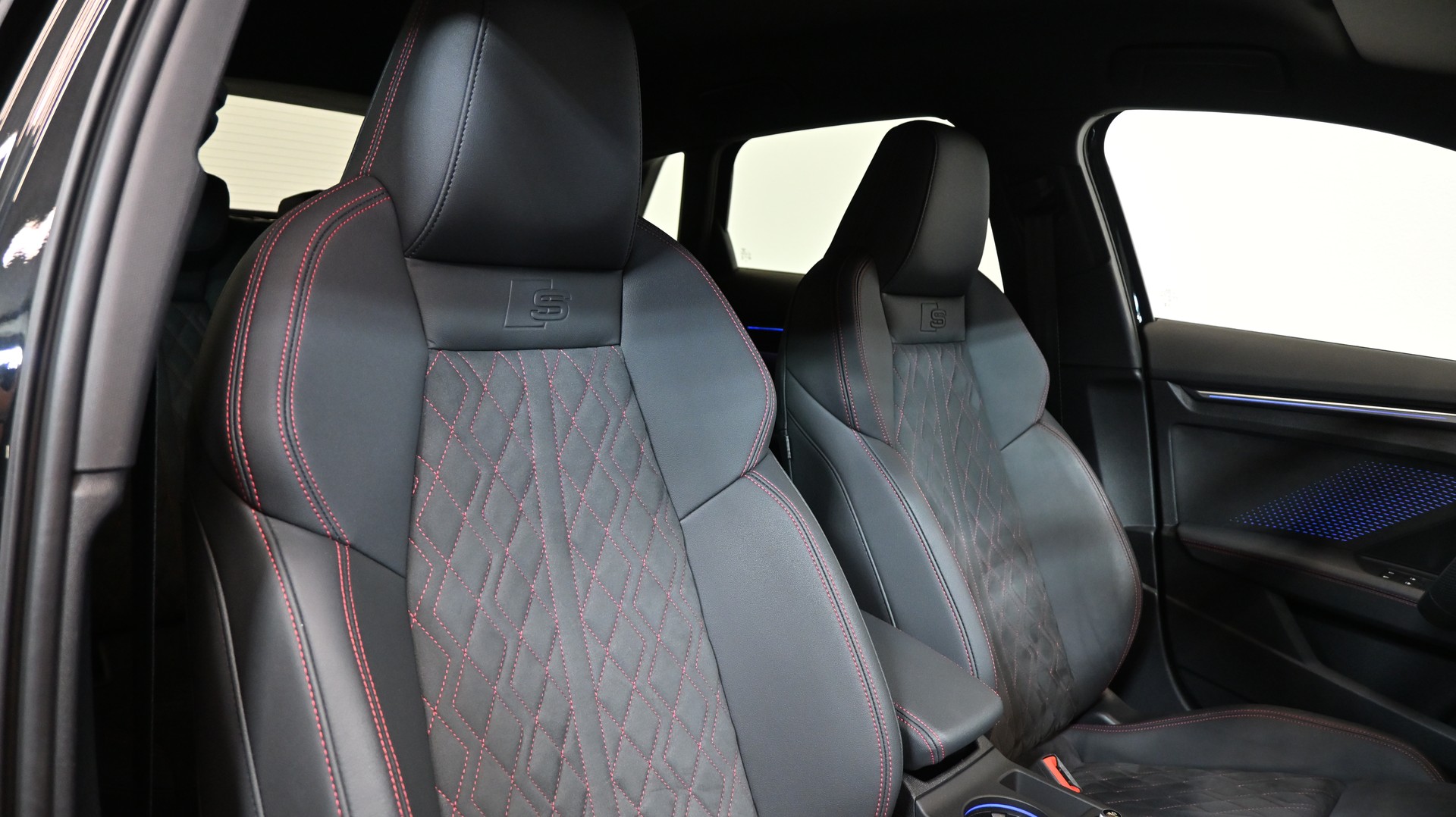 AUDI A3 Sportback 35 TFSI S line Attraction S-tronic-image-6