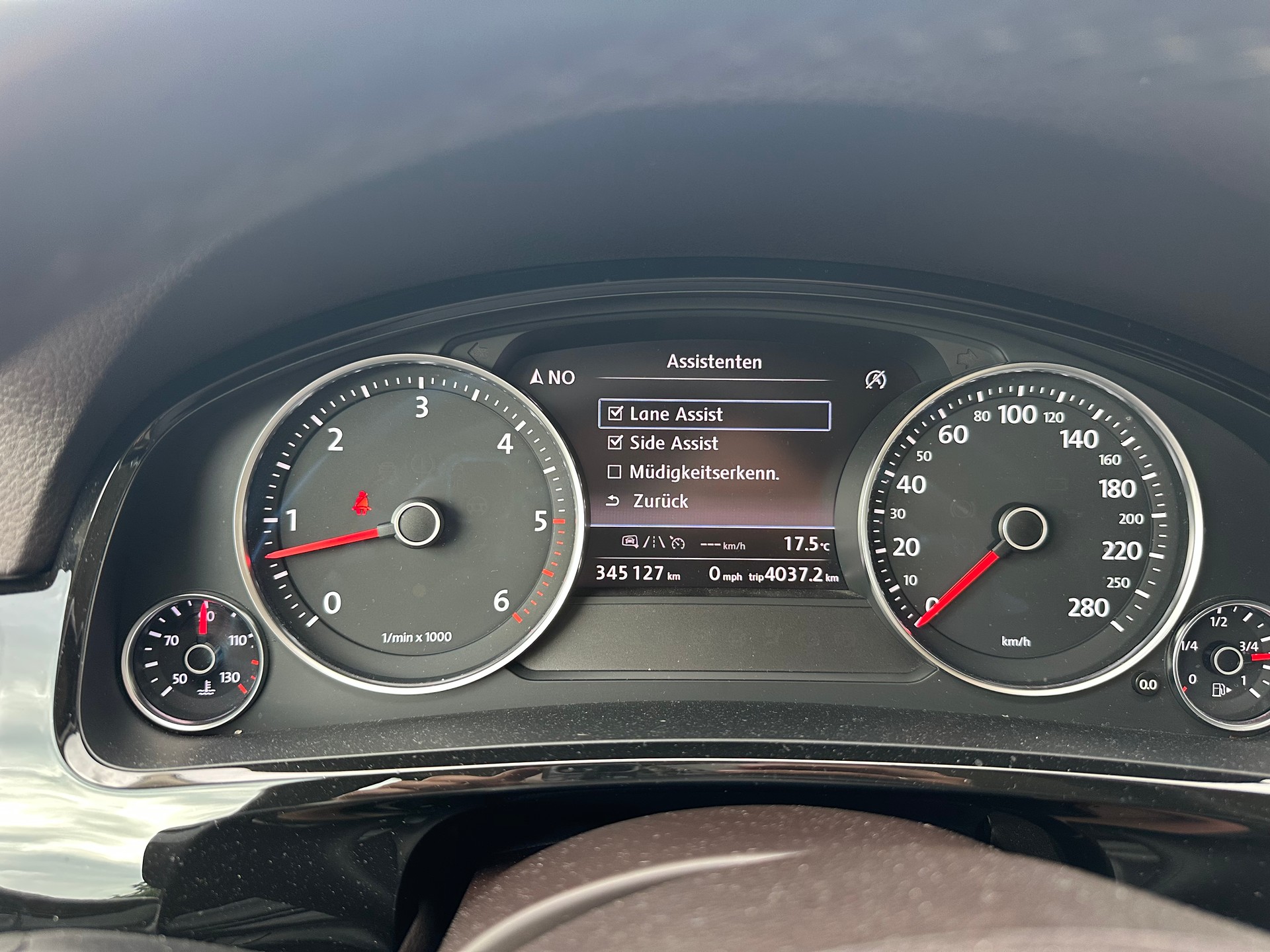 VW 3.0 V6 TDI 245 BlueMT-image-3