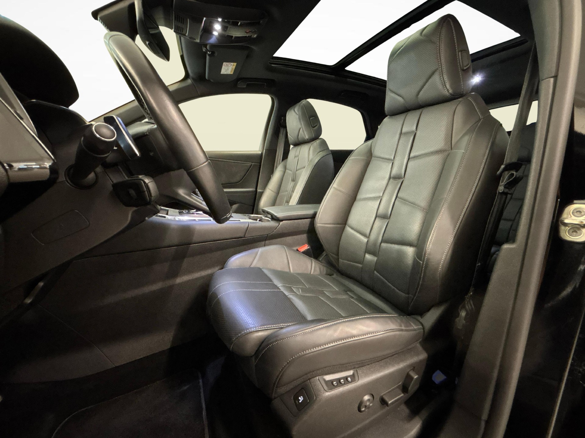 DS AUTOMOBILES 7 Crossback 1.6 E-Tense Louvre 4x4-image-9