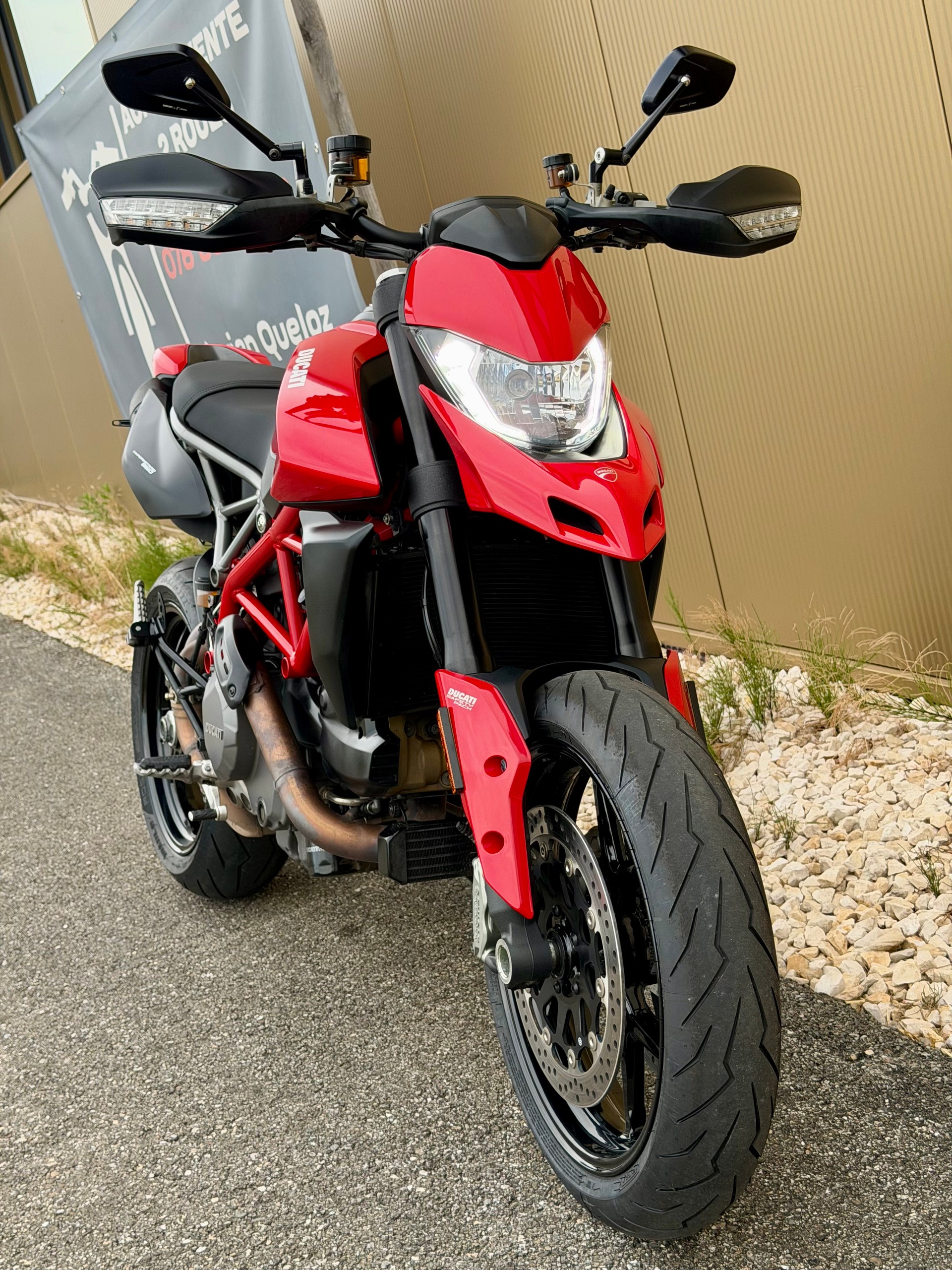 DUCATI Hypermotard 950 SC PROJECT-showroom-element-1