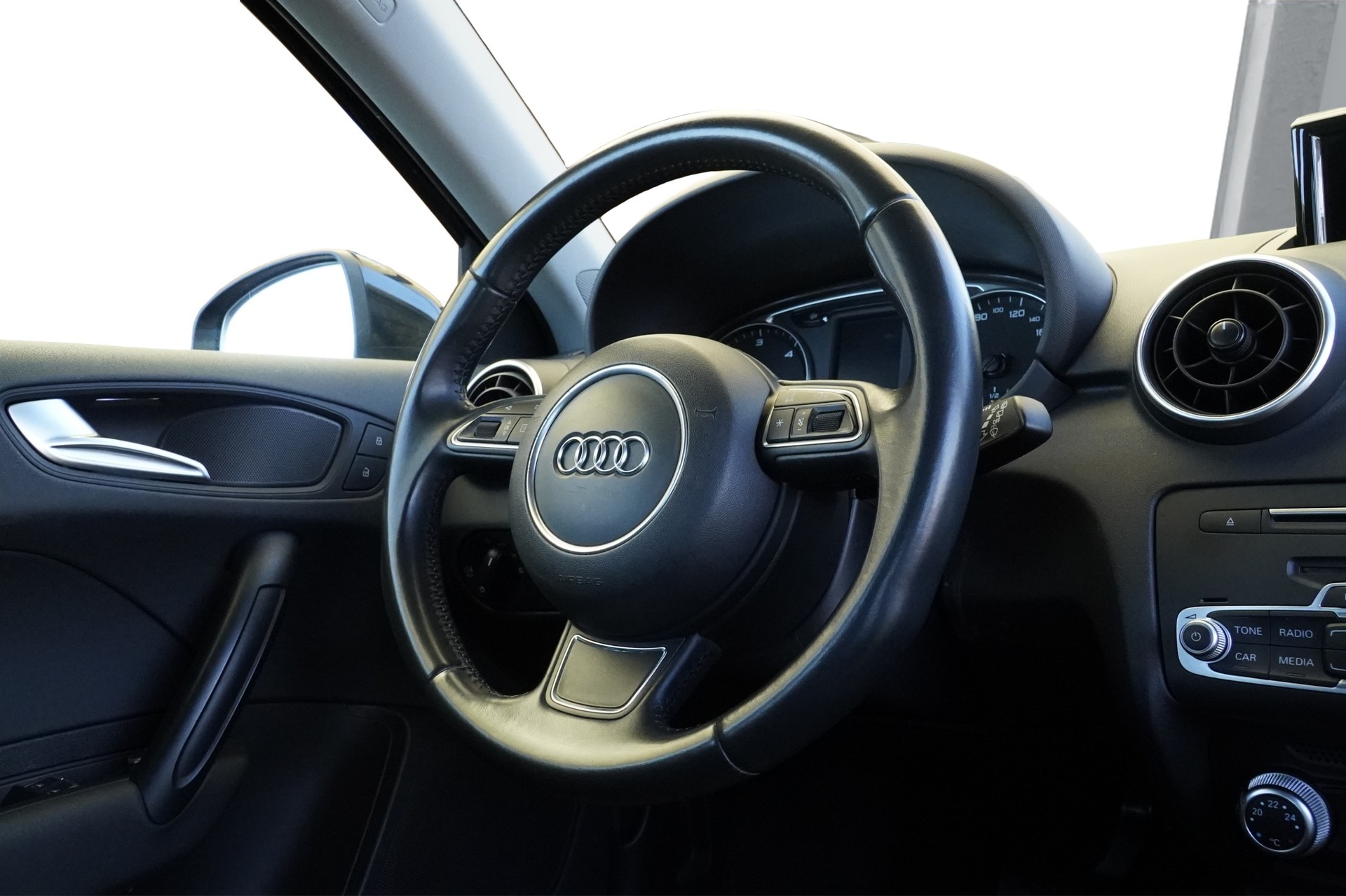 AUDI A1 Sportback 1.4 TDI S-tronic *CH Fahrzeug*-image-13