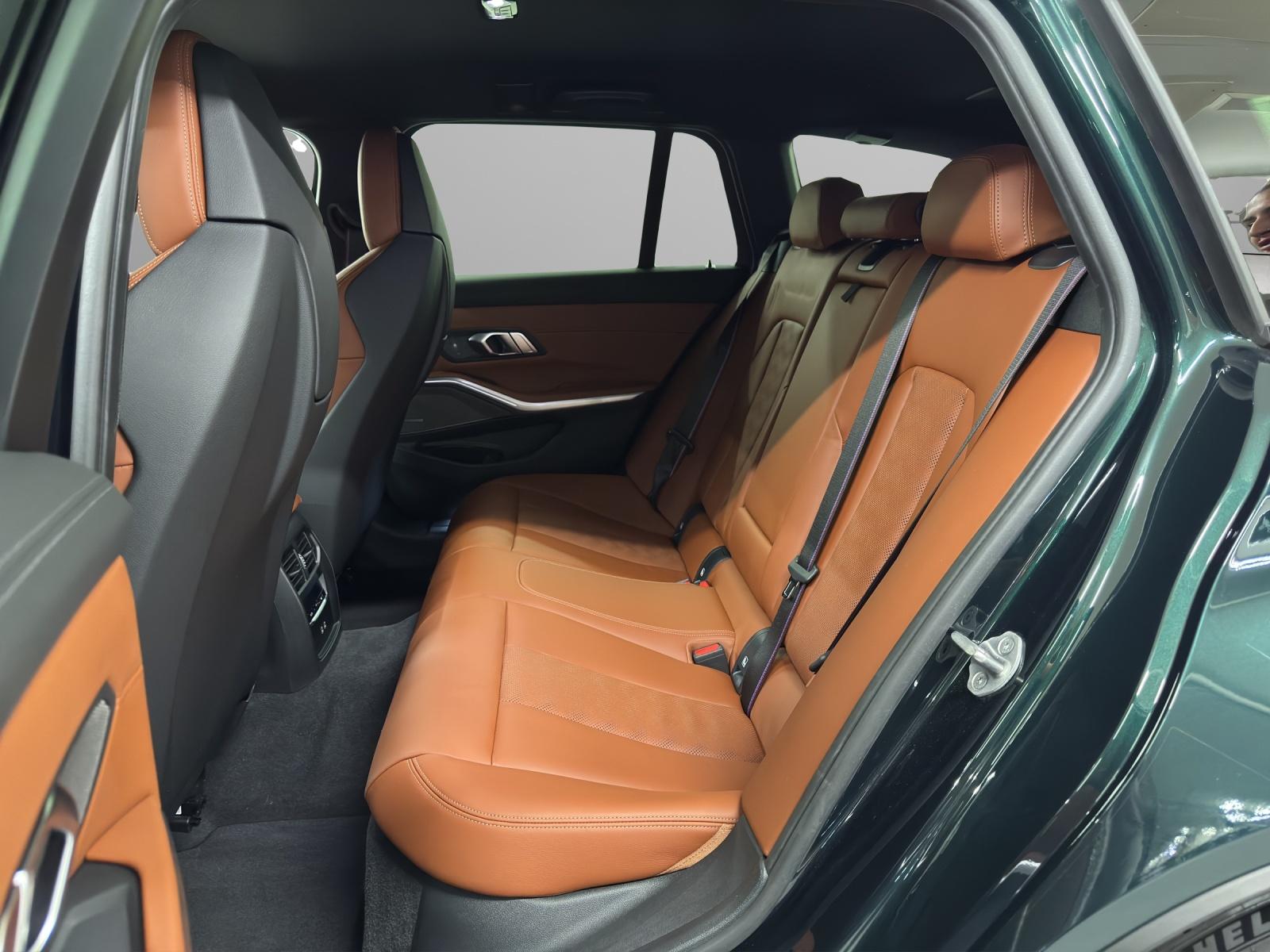 BMW M3 Competition xDrive Touring-image-13