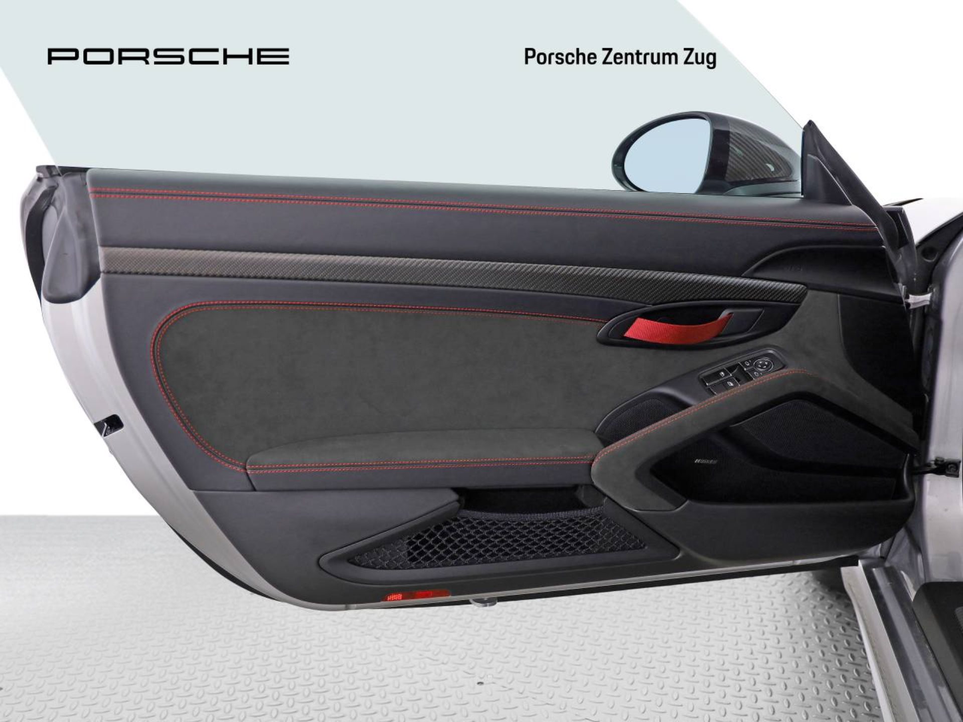 PORSCHE 718 Spyder RS-image-11