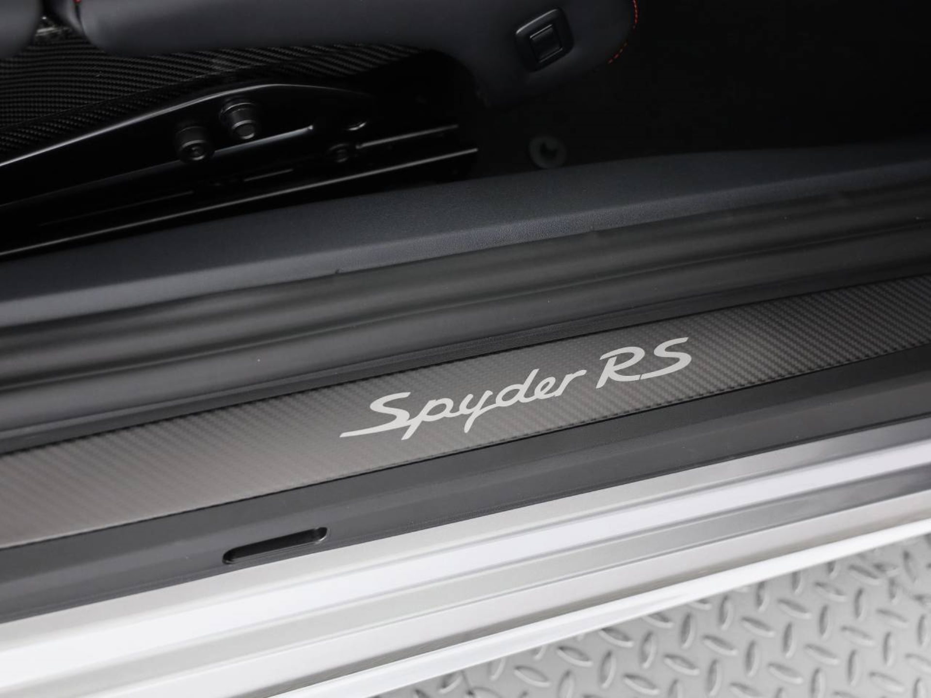 PORSCHE 718 Spyder RS-image-18