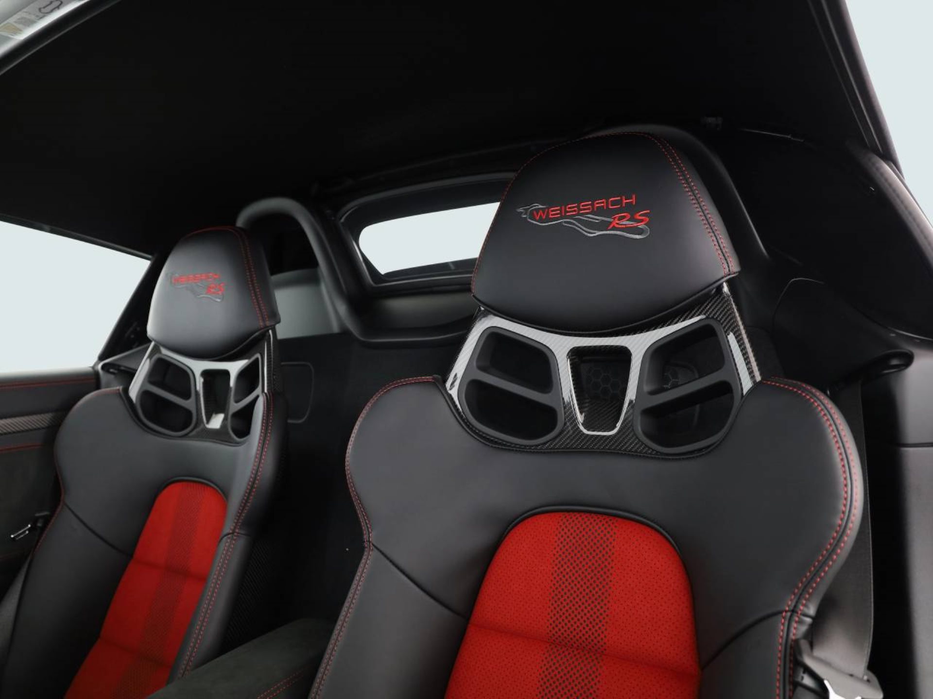 PORSCHE 718 Spyder RS-image-10